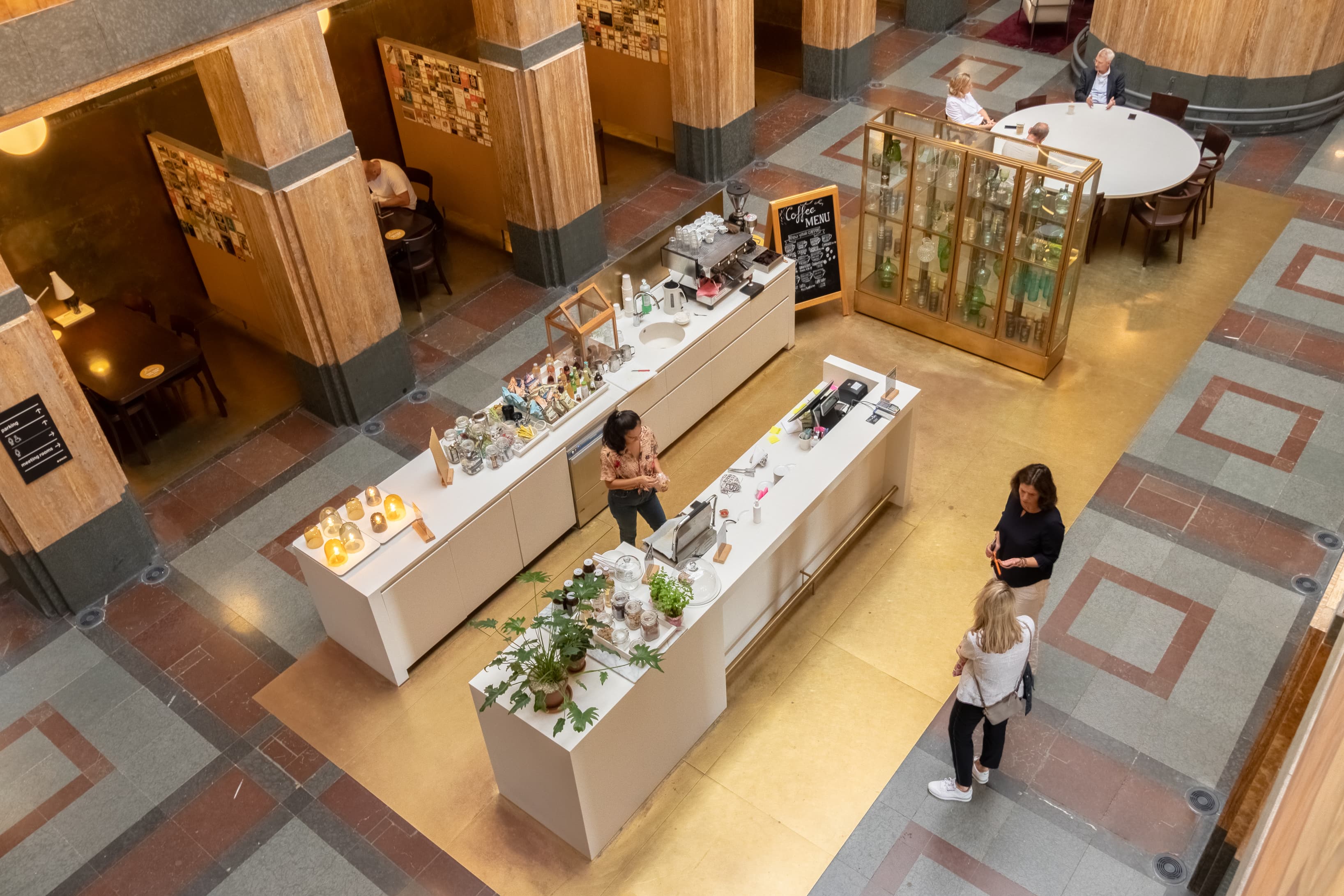 THE HAGUE, Spaces Rode Olifant image 4