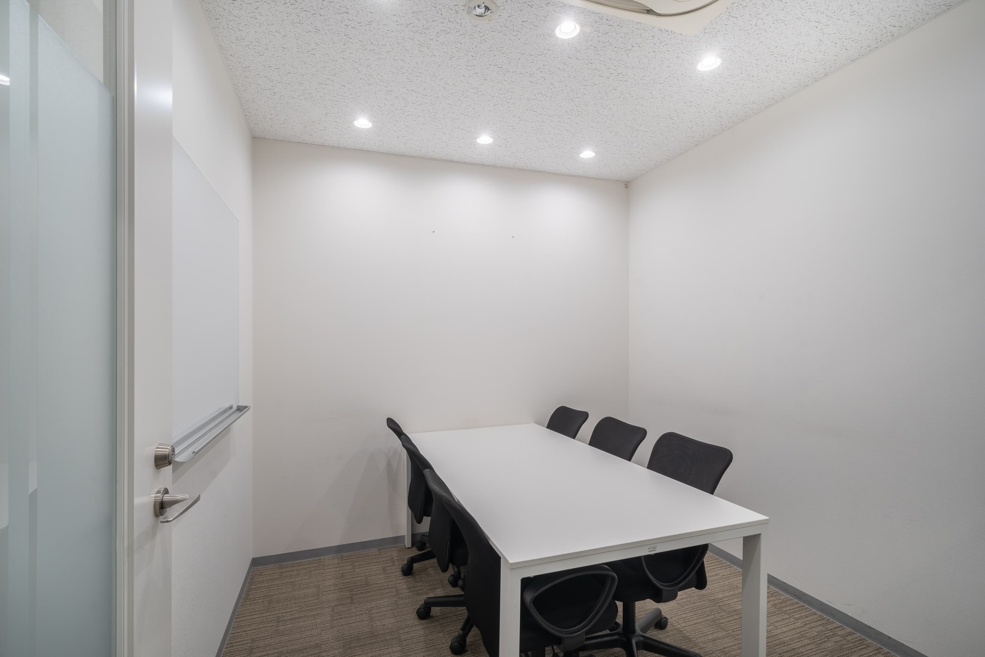 KYOTO, Karasuma (Open Office) image 2