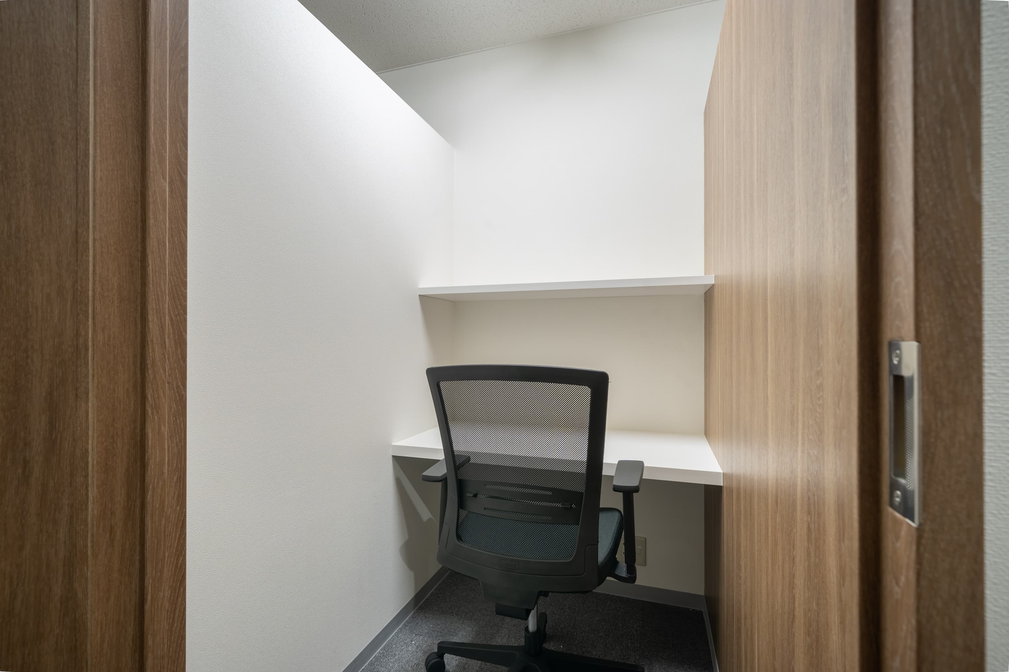 KYOTO, Karasuma (Open Office) image 3