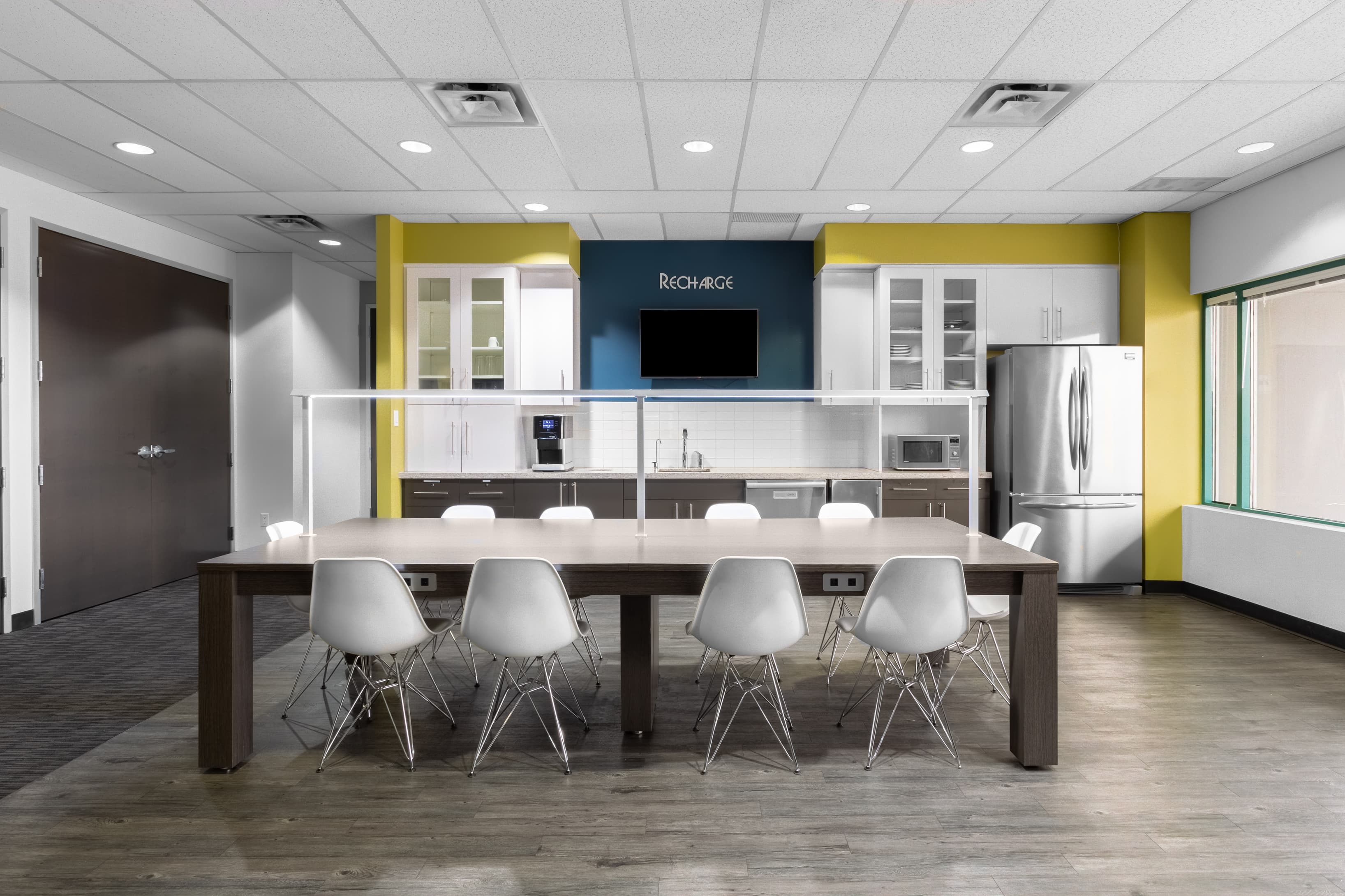 BC, Surrey - King's Cross image 5