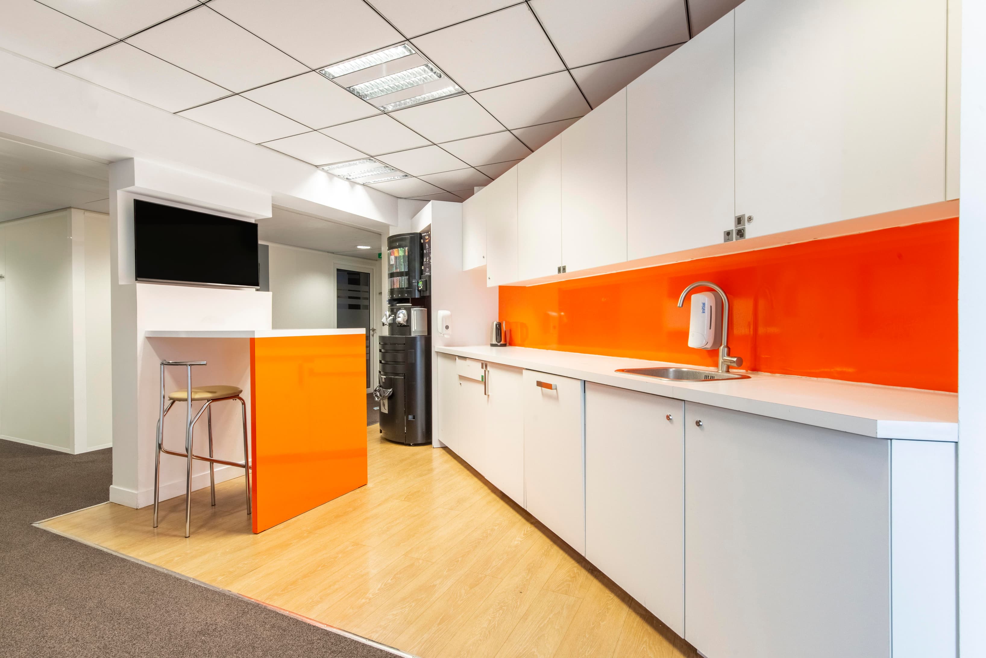 LEVALLOIS-PERRET, Anatole France image 1 LEVALLOIS-PERRET, Anatole France image 1