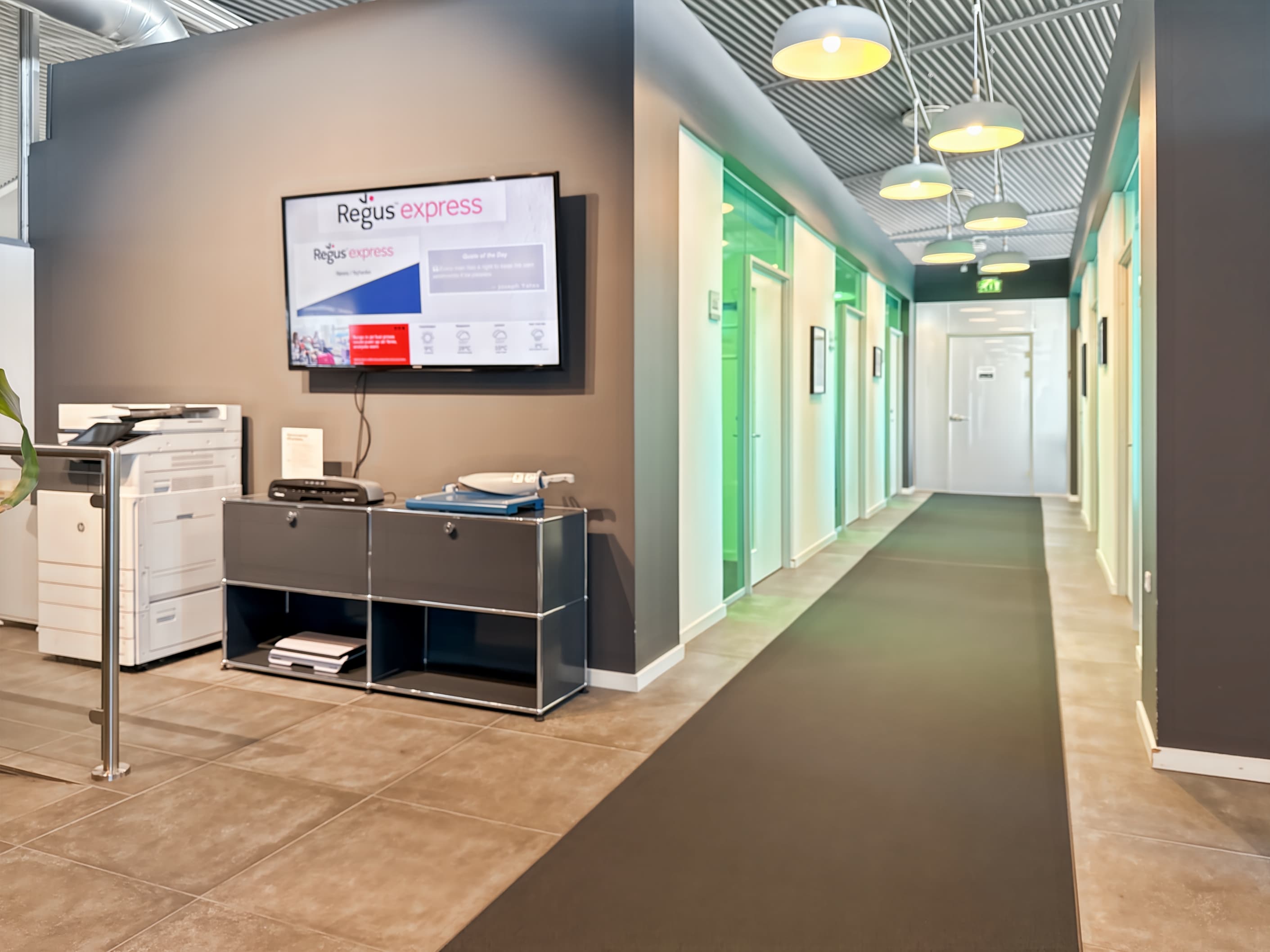 COPENHAGEN AIRPORT TERMINAL 3, Regus Express image 5