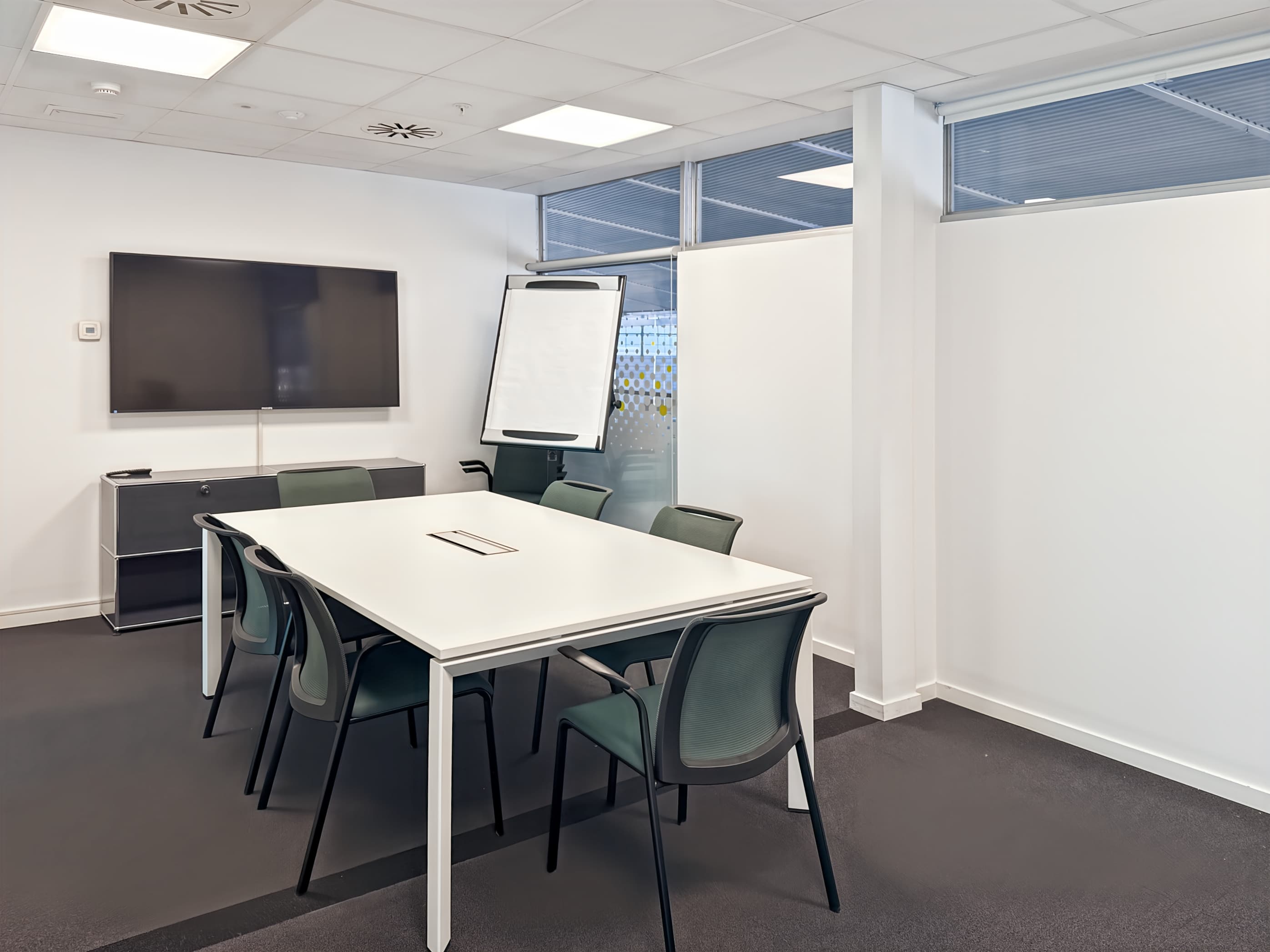 COPENHAGEN AIRPORT TERMINAL 3, Regus Express image 9