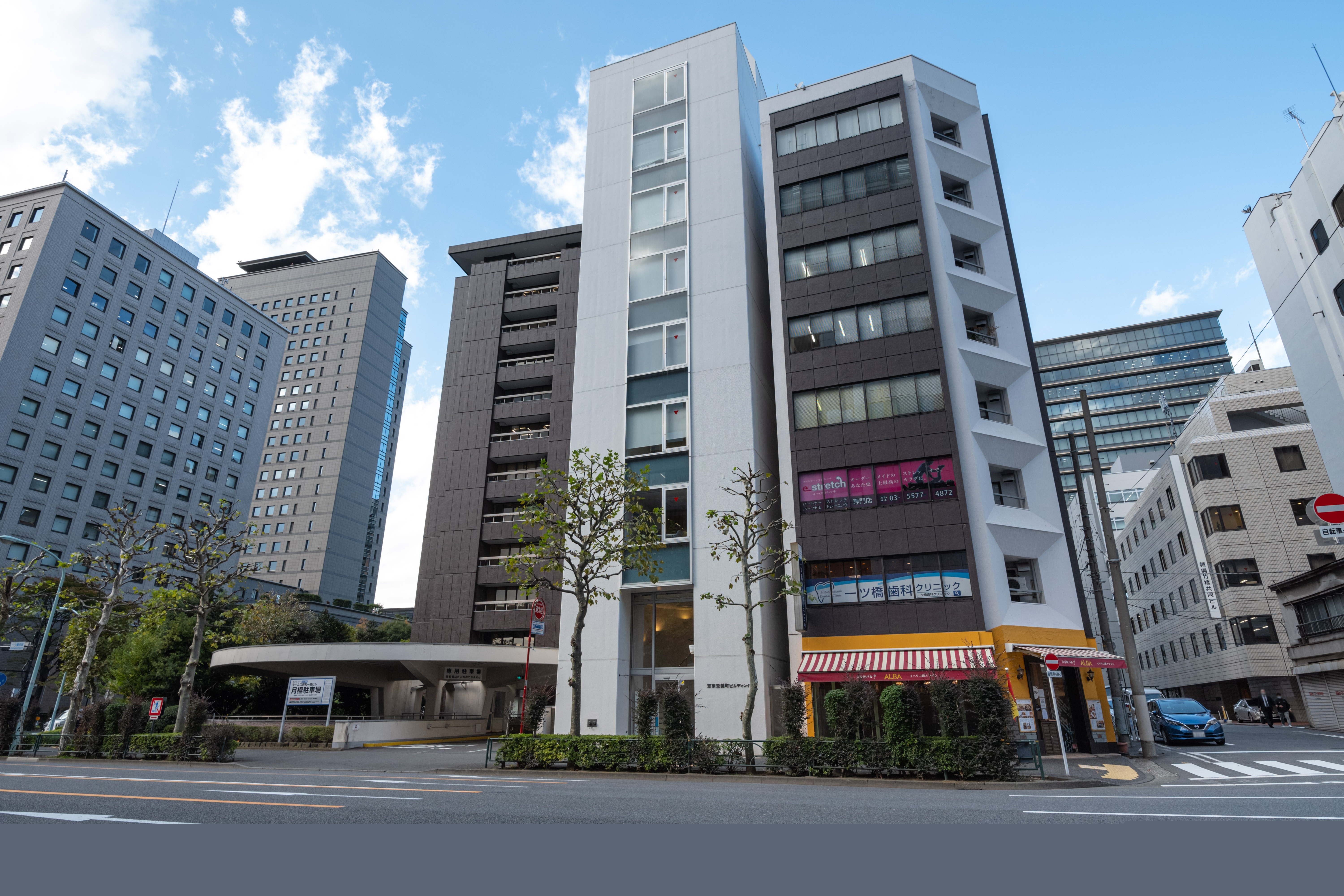TOKYO, Jinbocho (Open Office) image 2