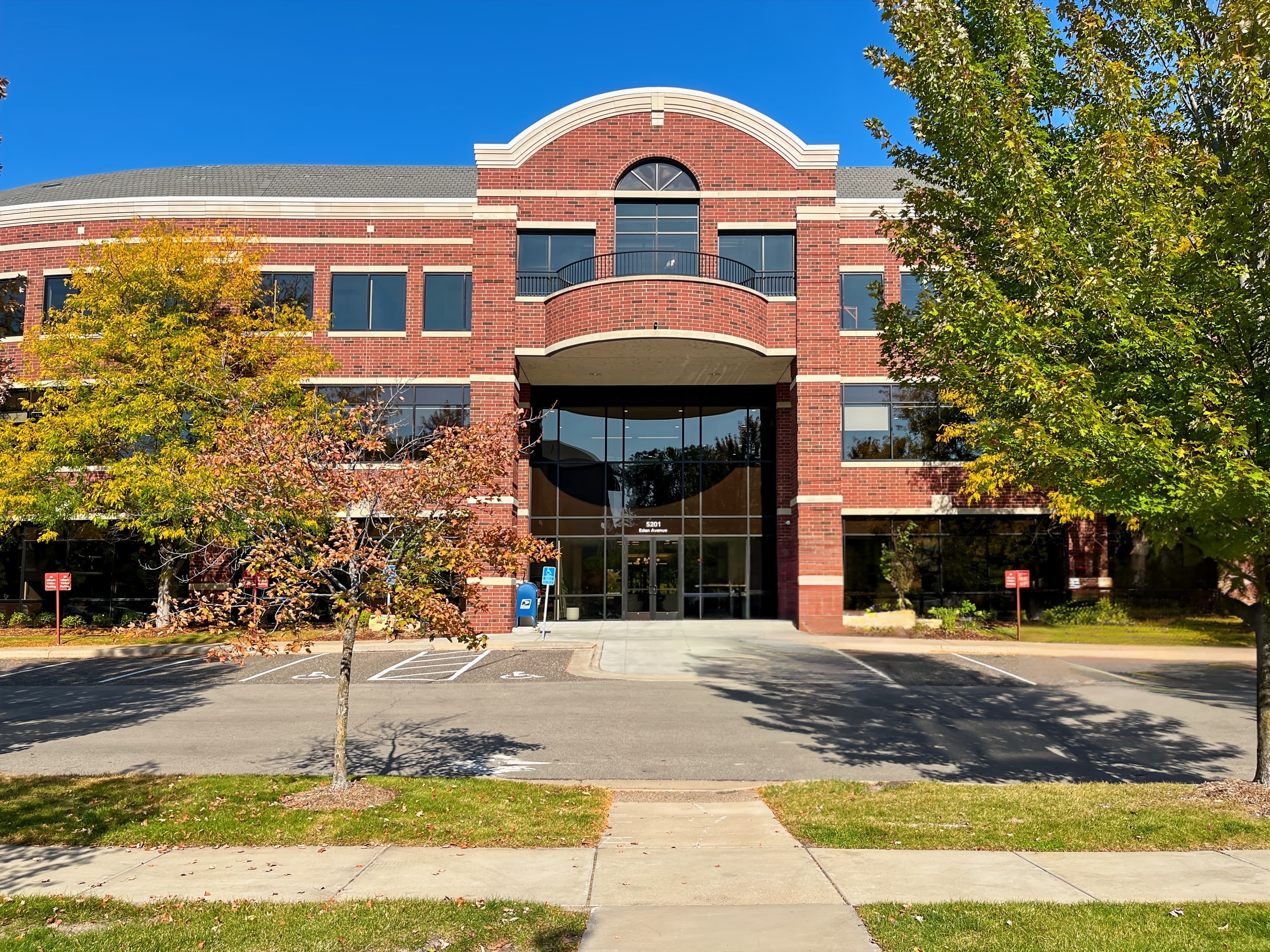 MN, Edina - Grandview Square image 6