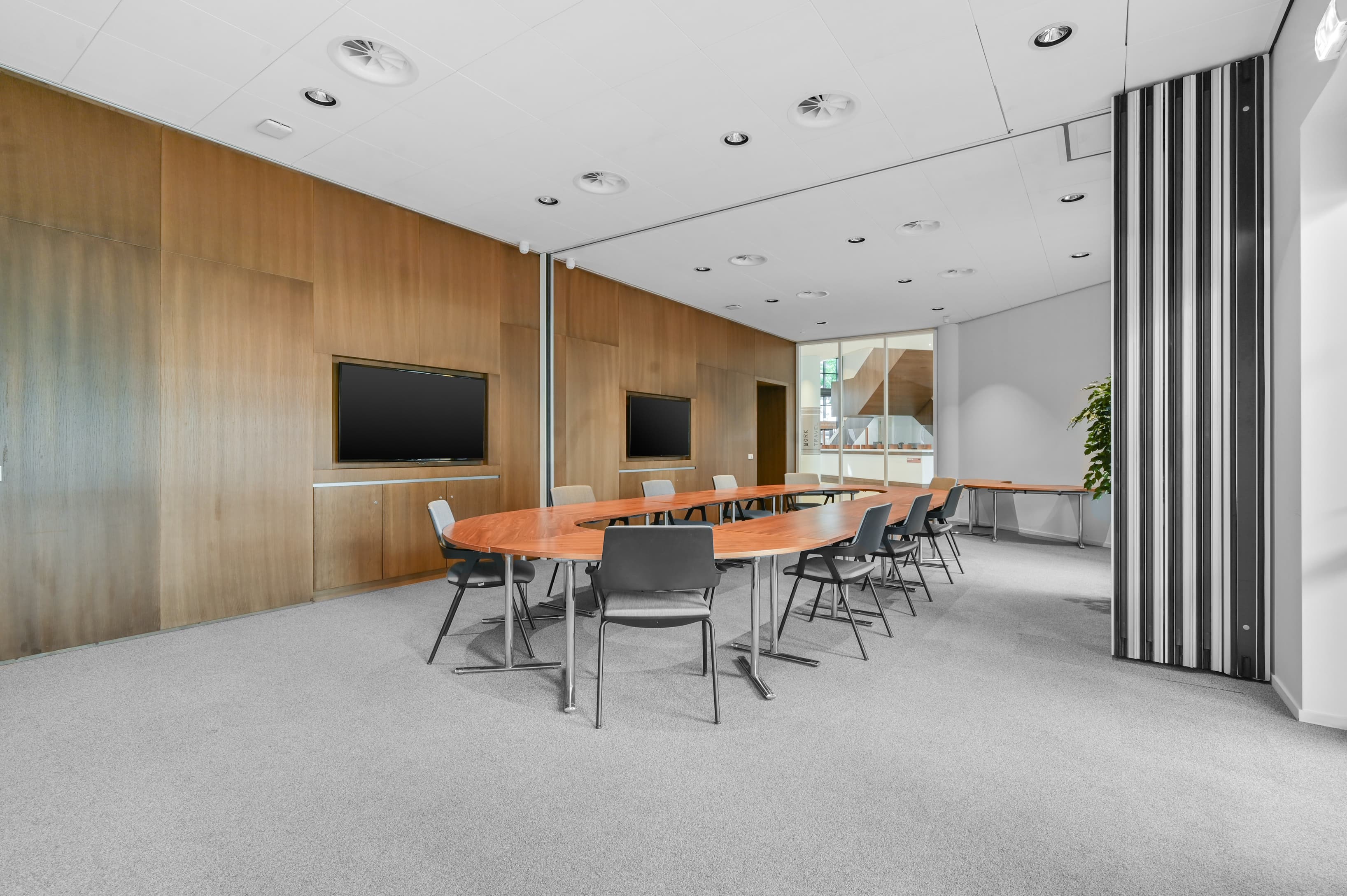 ROTTERDAM, City Centre image 7