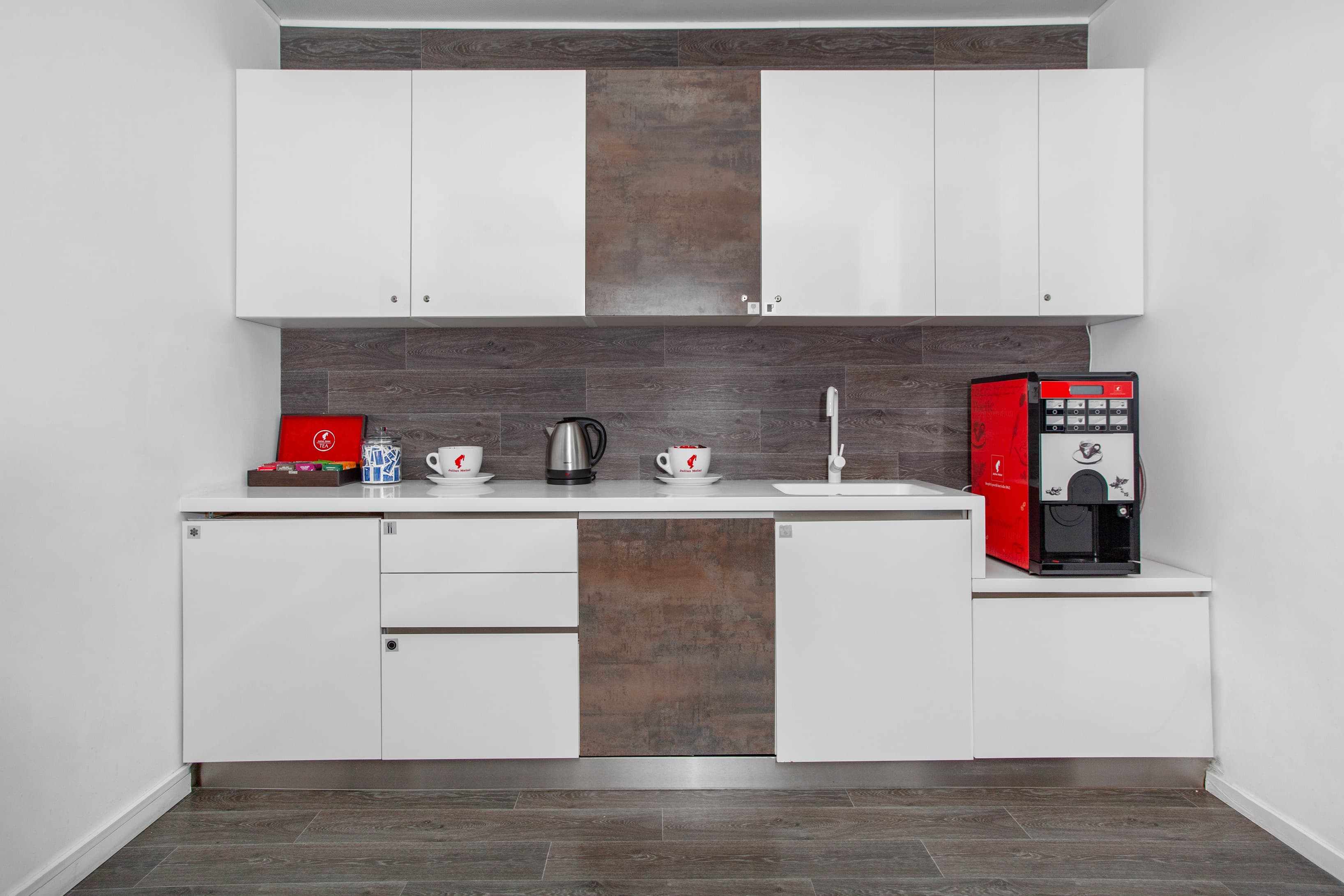 BUCHAREST, Hermes image 6 BUCHAREST, Hermes image 6