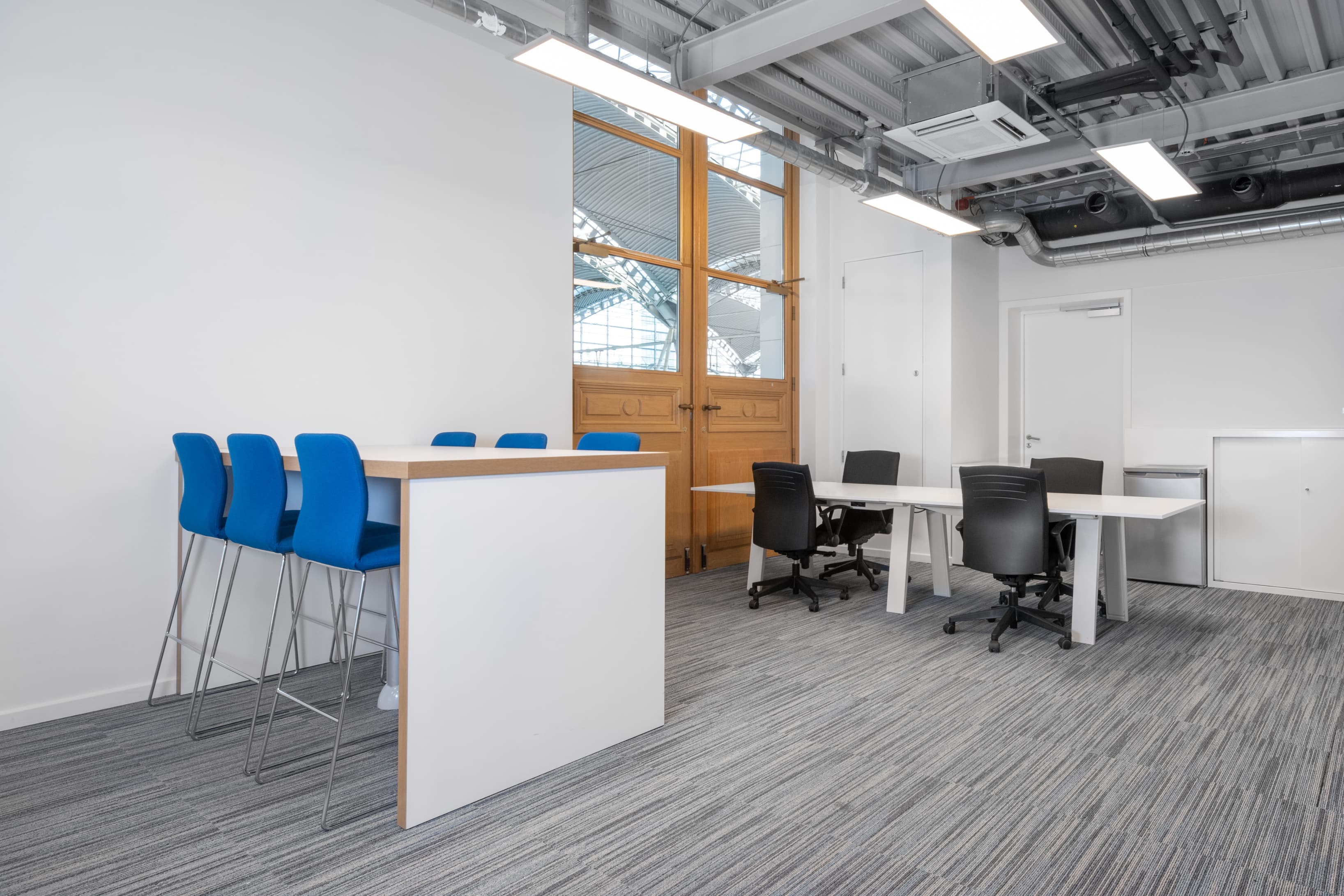 LEUVEN, Railway Station Regus Express image 7