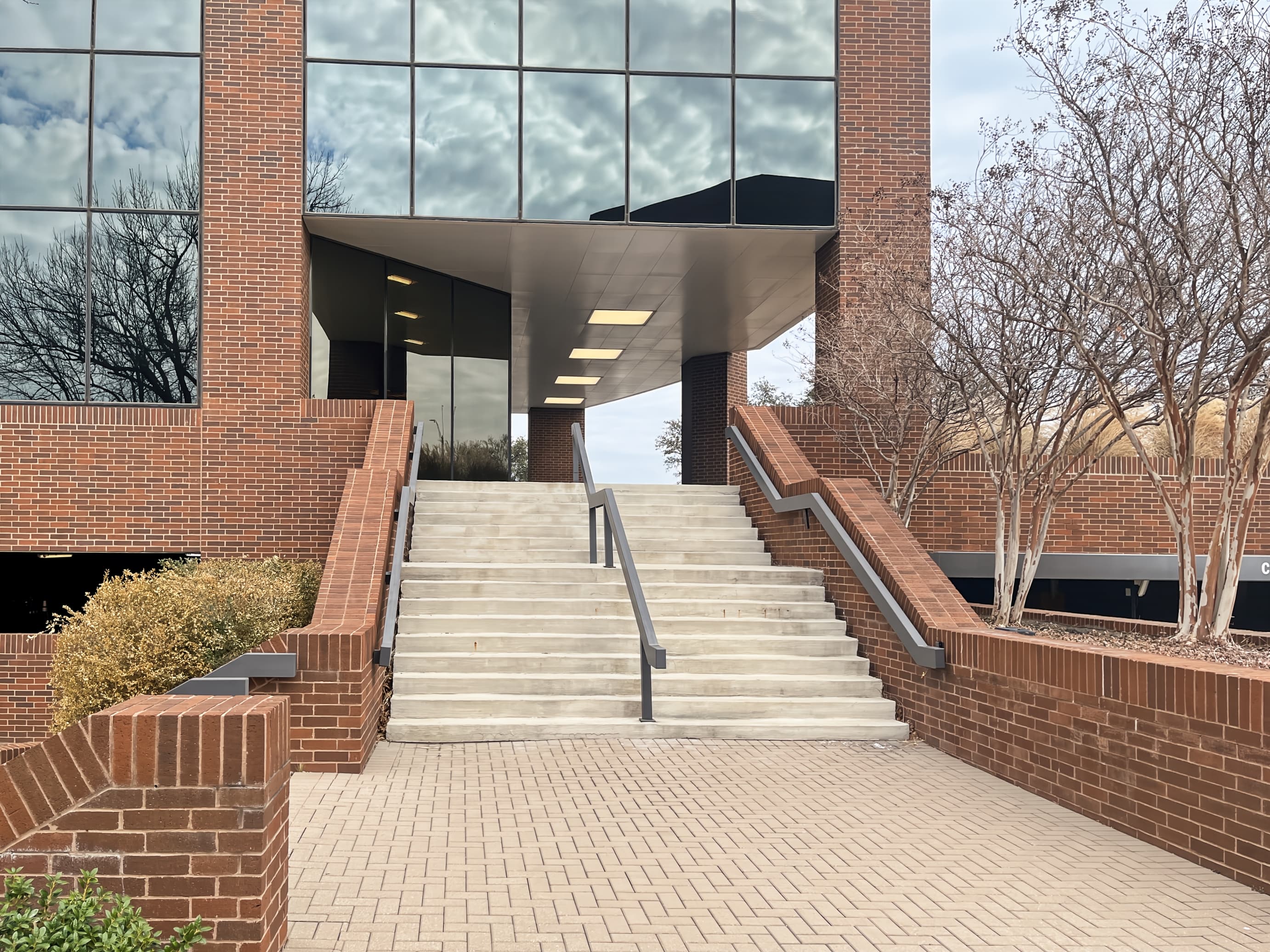 TX, Irving - Las Colinas MacArthur image 7