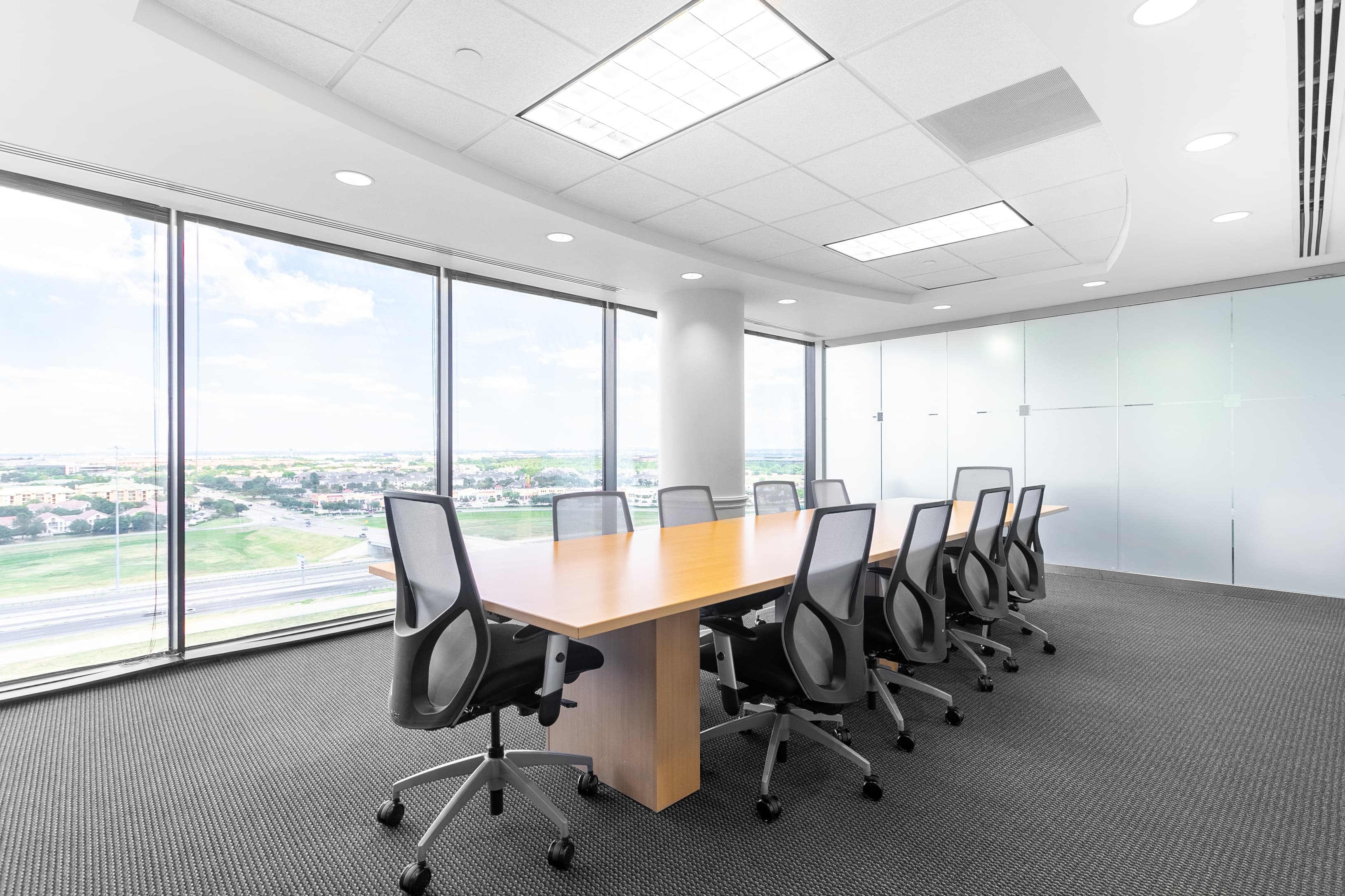 TX, Irving - Las Colinas MacArthur image 6