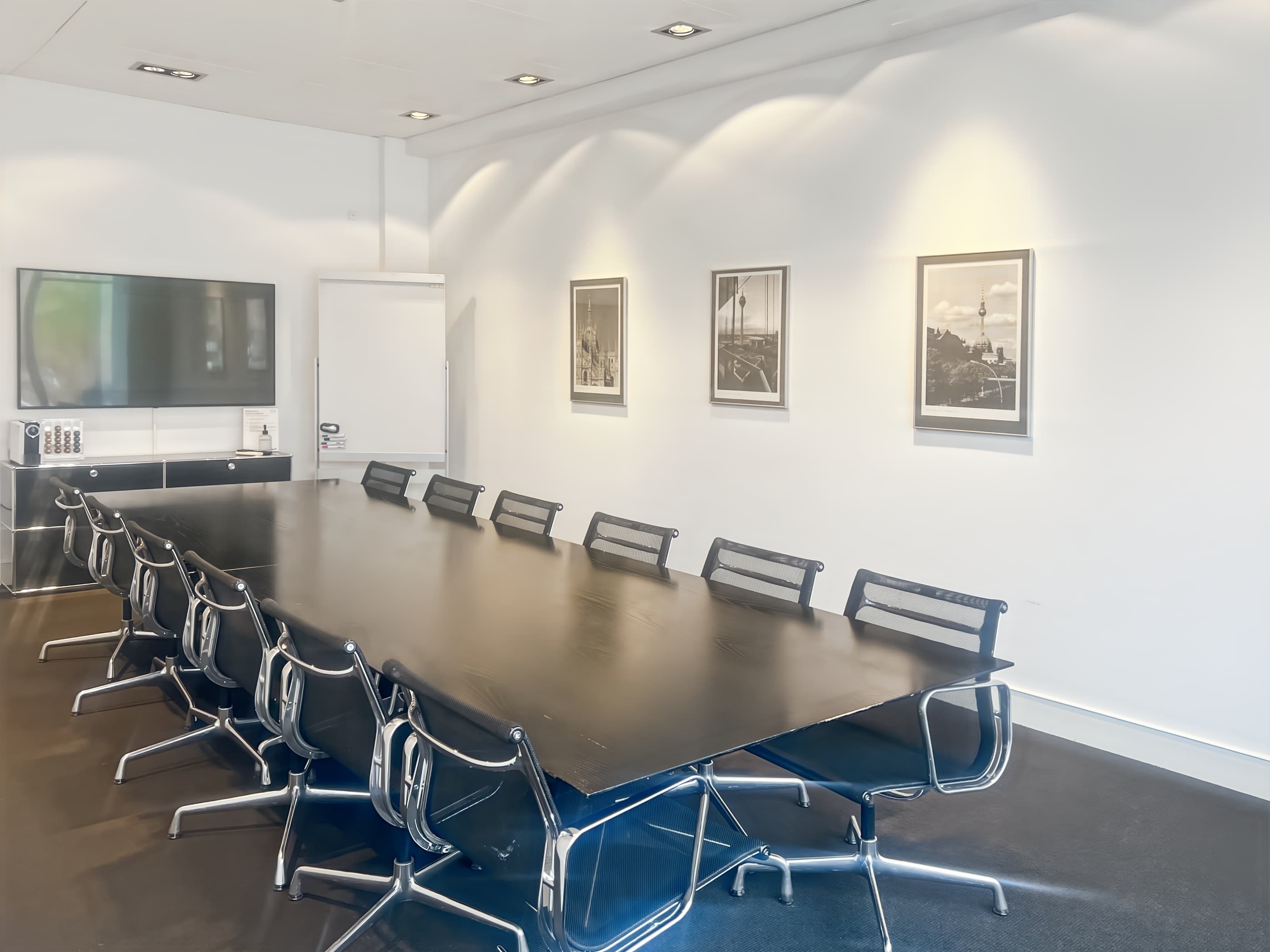 COPENHAGEN, Raadhuspladsen image 13