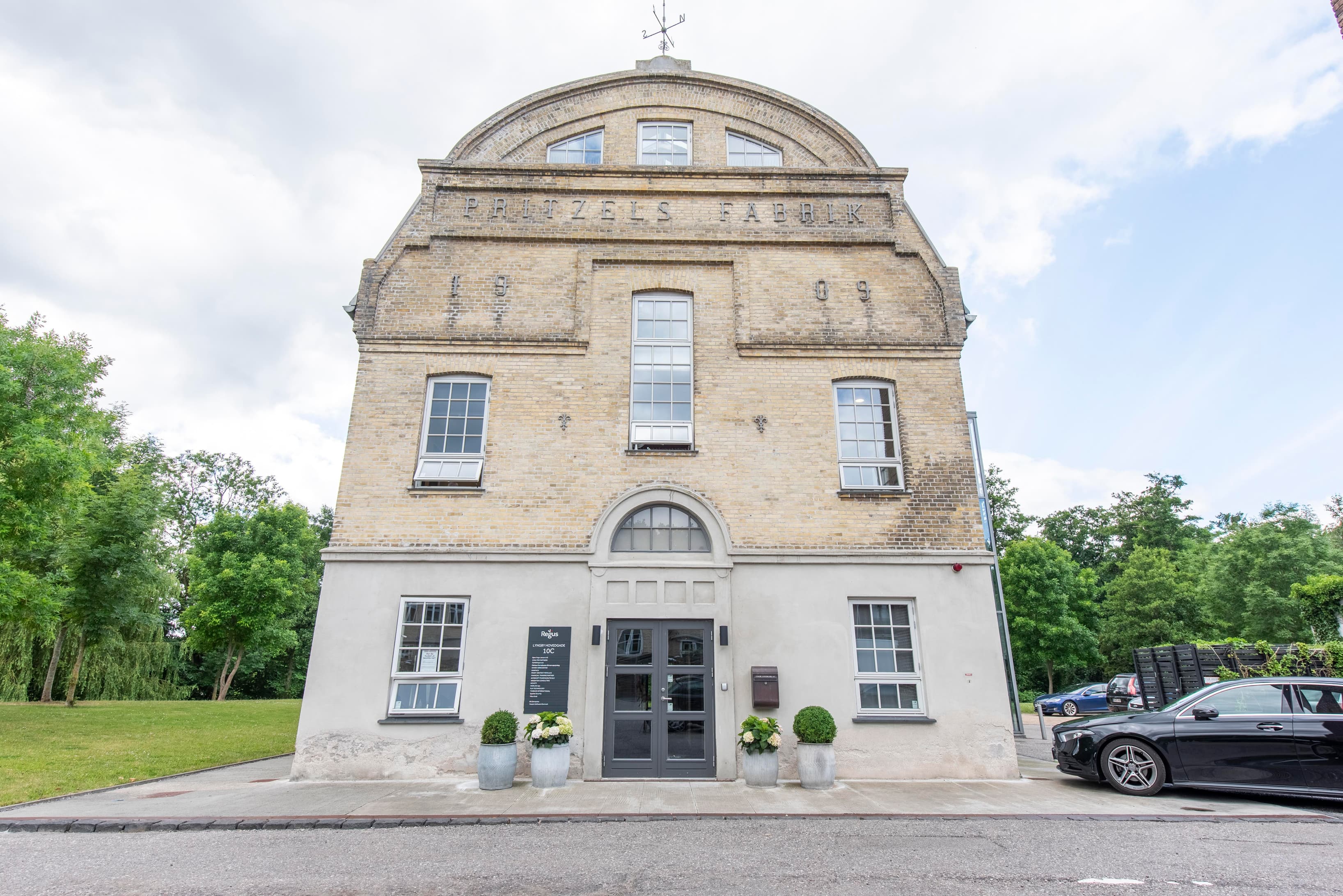 COPENHAGEN, Lyngby Hovedgade image 4