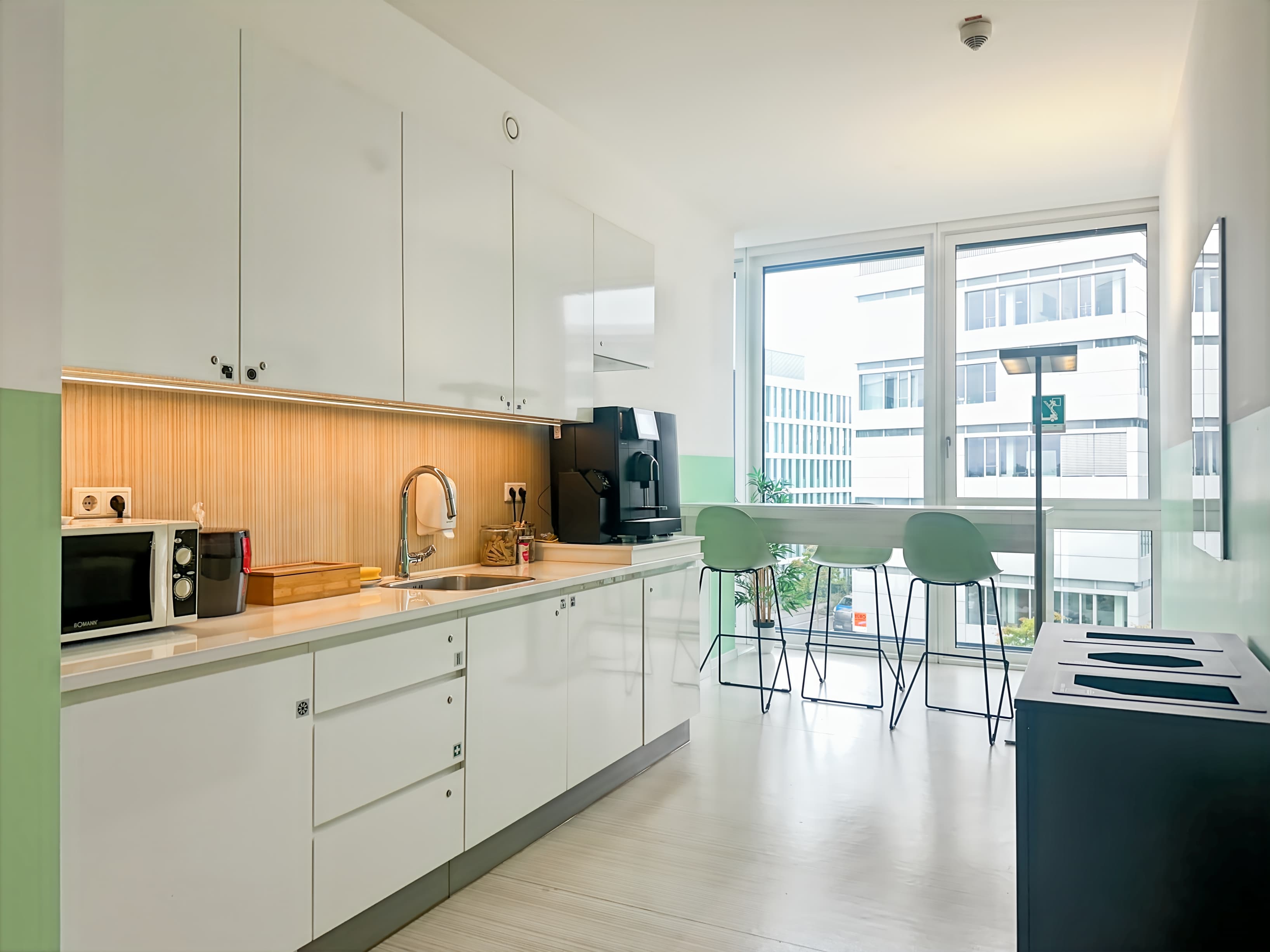 DUSSELDORF, Airport City image 11