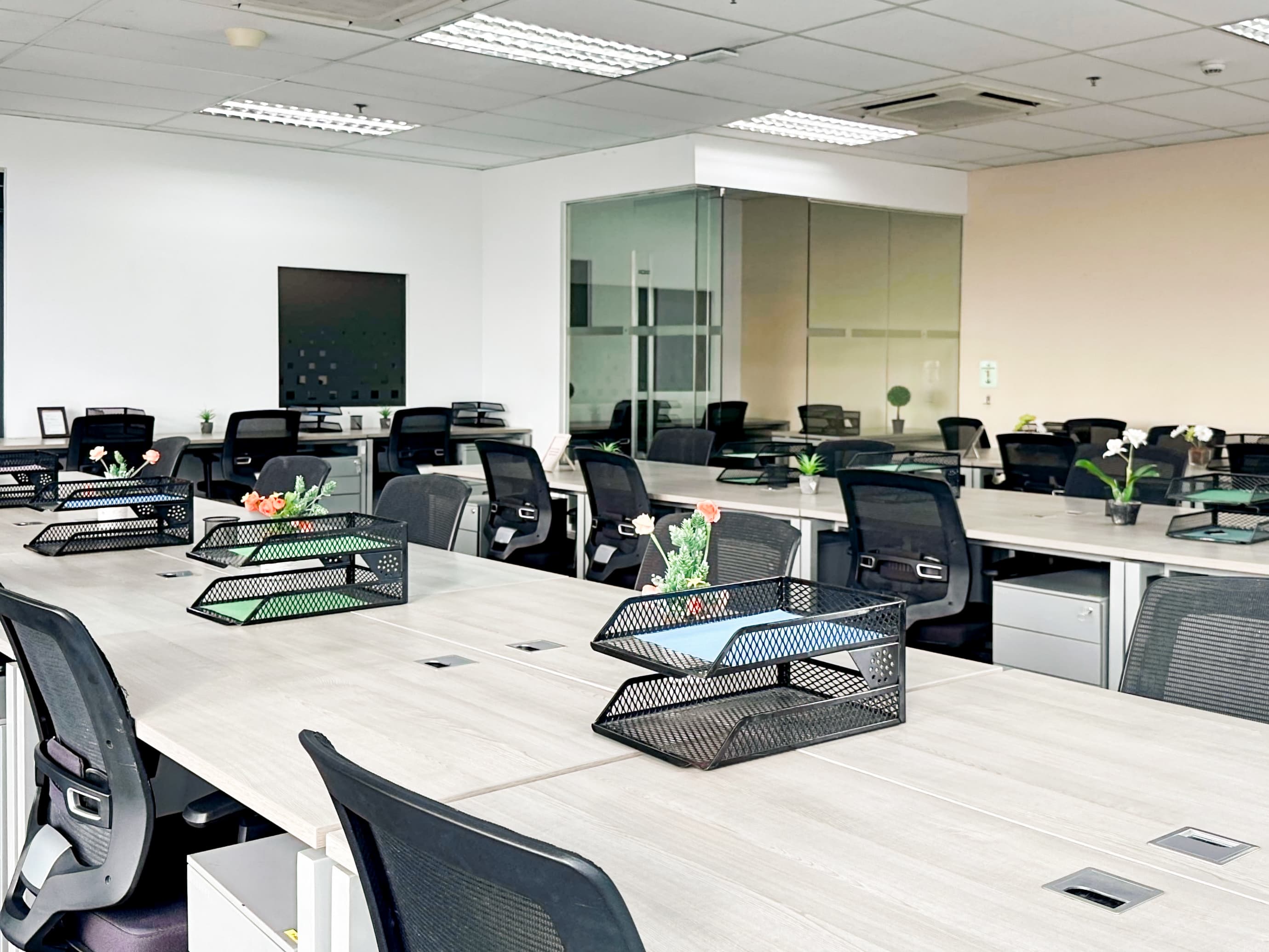 MANILA, Eco Tower - Bonifacio Global City image 2 MANILA, Eco Tower - Bonifacio Global City image 2