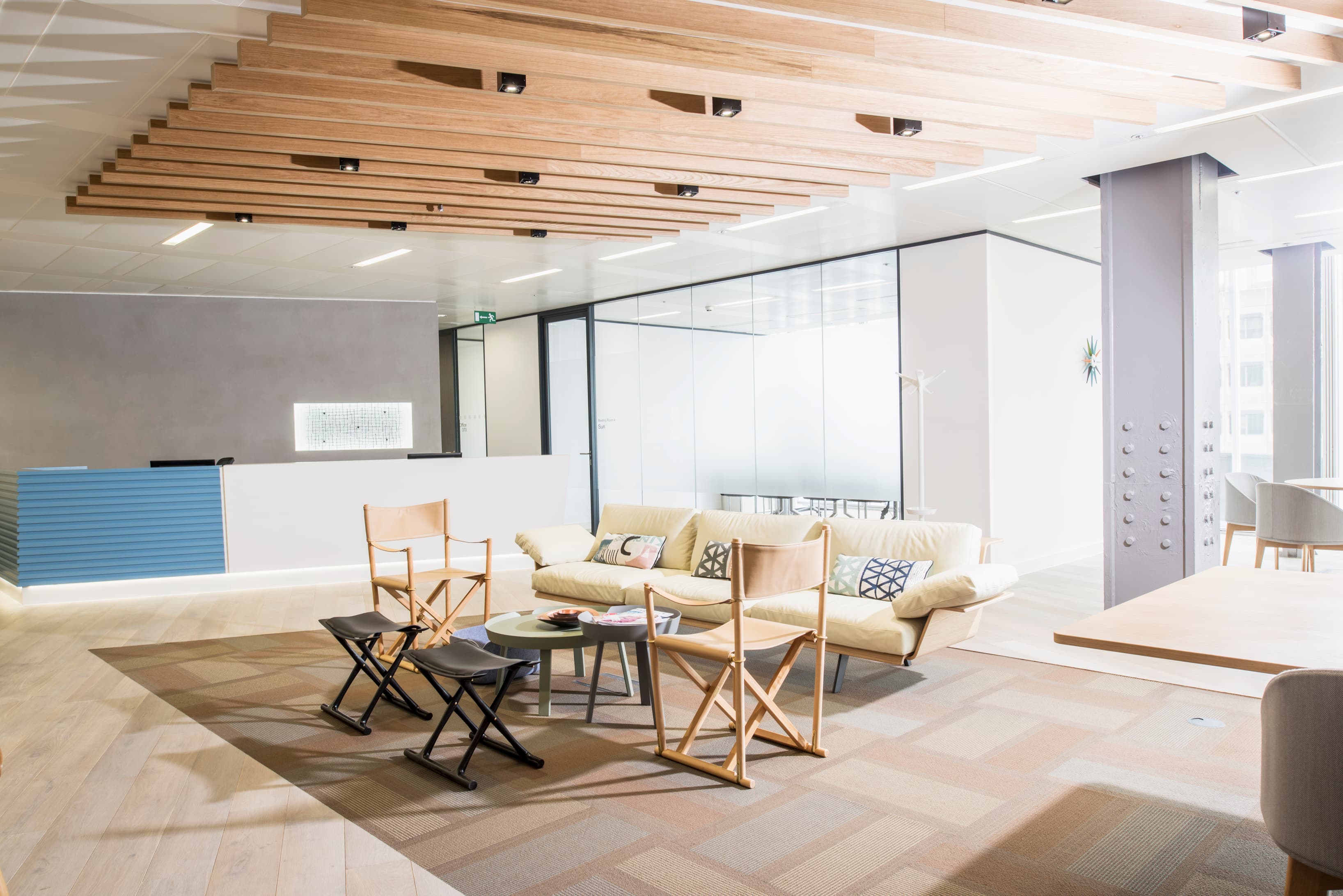 LONDON, London Bridge - The News Building image 1 LONDON, London Bridge - The News Building image 1