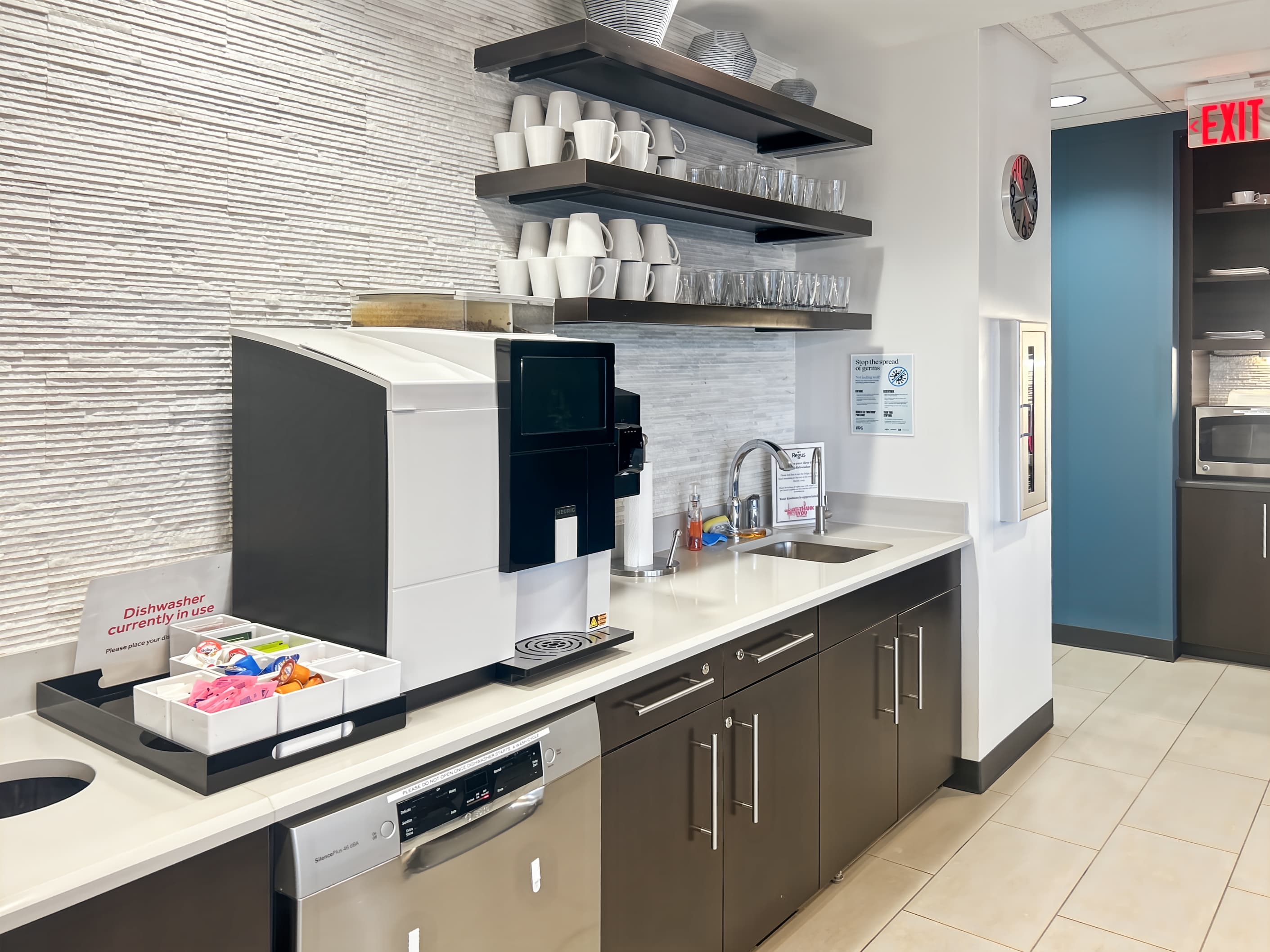 VA, Arlington - Ballston image 9