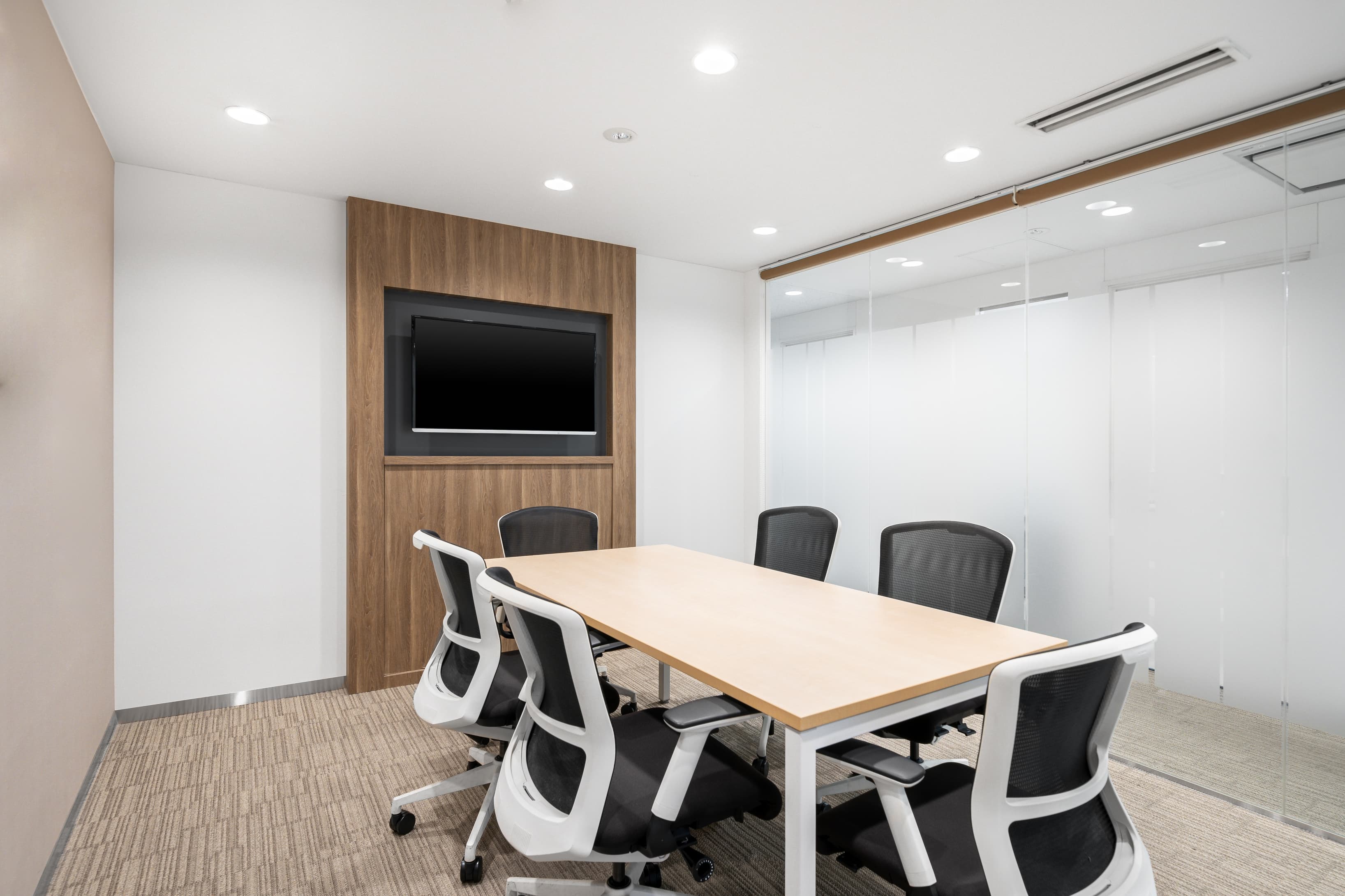 TOKYO, Shinjuku Minamiguchi image 6