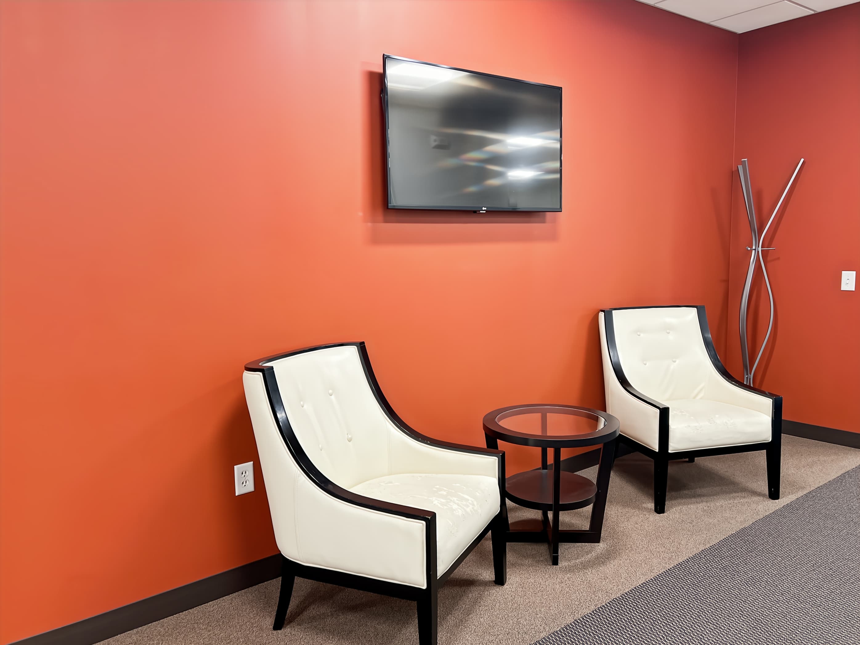 IA, Davenport - Birchwood Office Building image 5