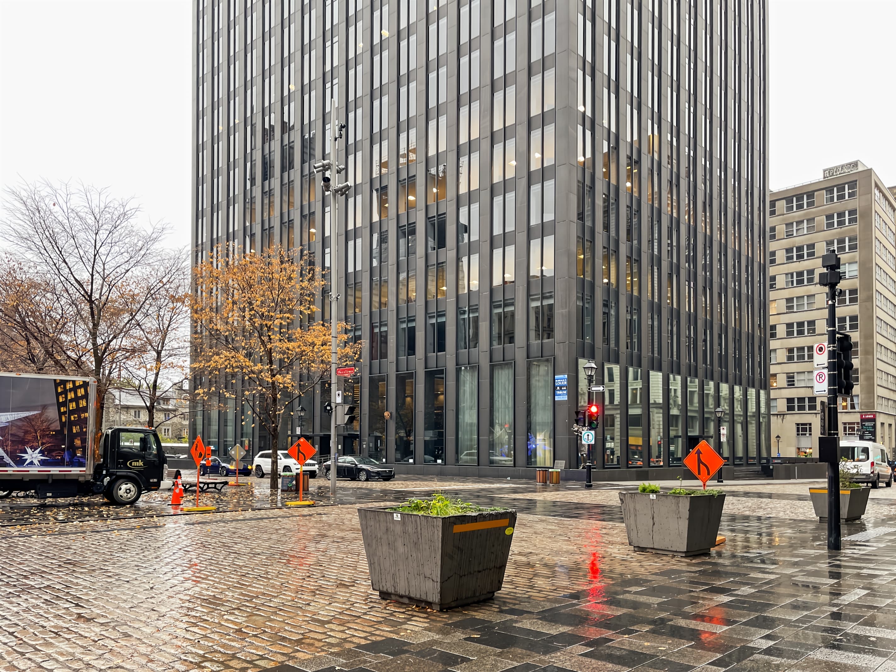 QC, Montreal - Place d'Armes image 5
