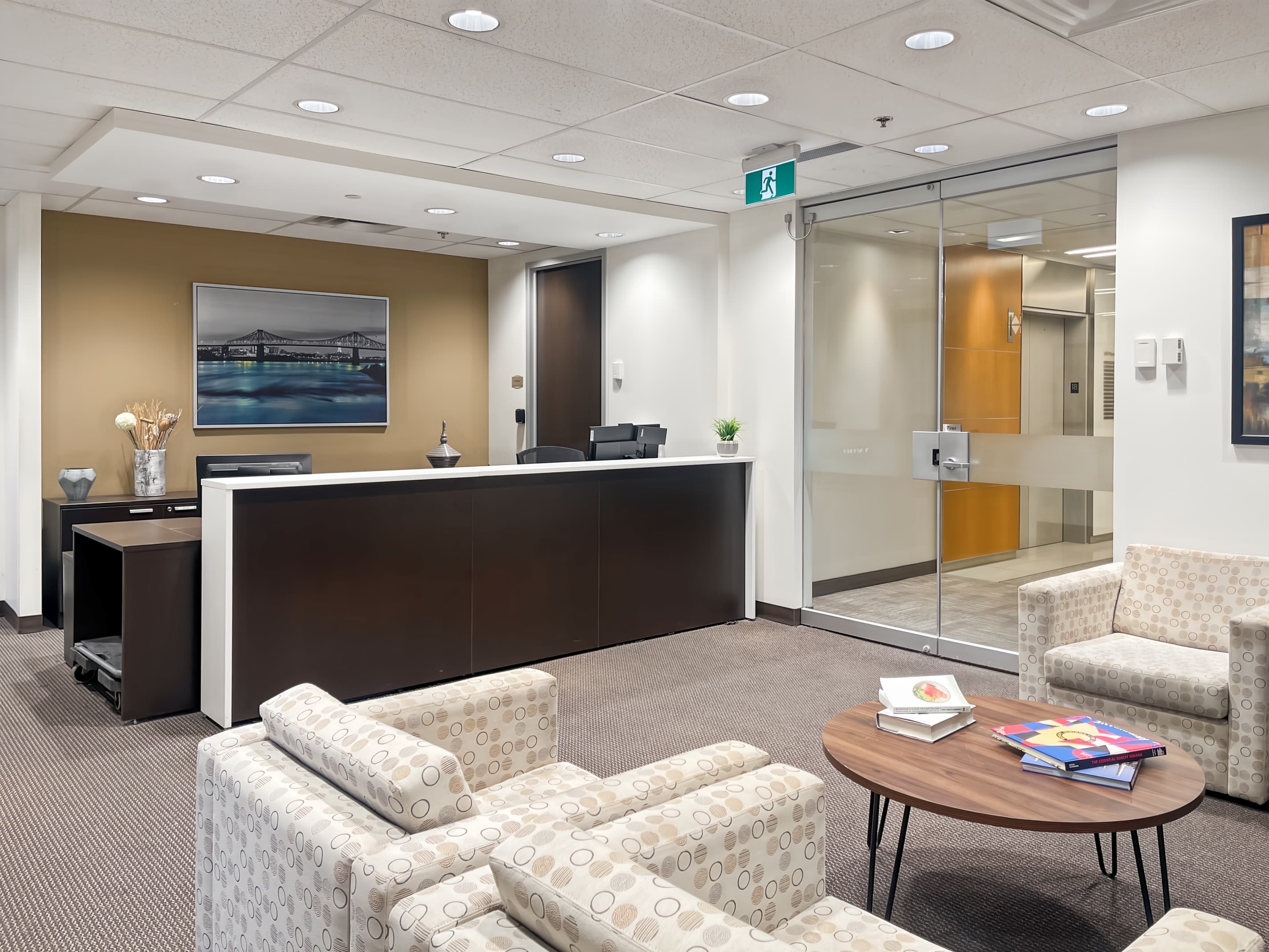 QC, Montreal - Place d'Armes image 3