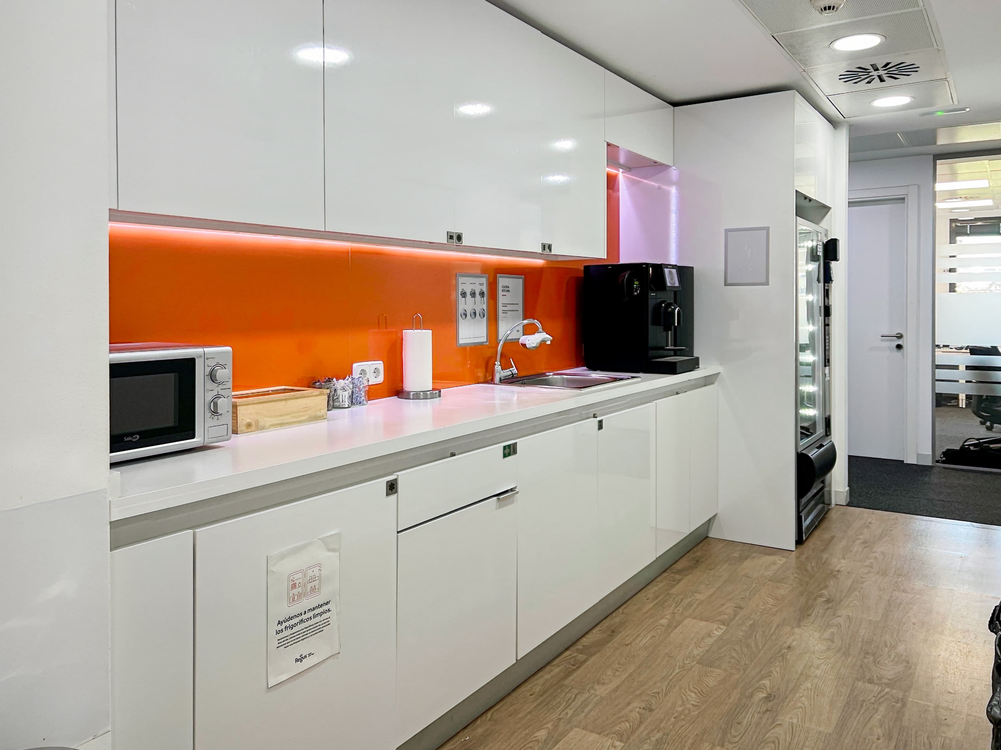 BARCELONA, Plaza Catalunya image 4 BARCELONA, Plaza Catalunya image 4