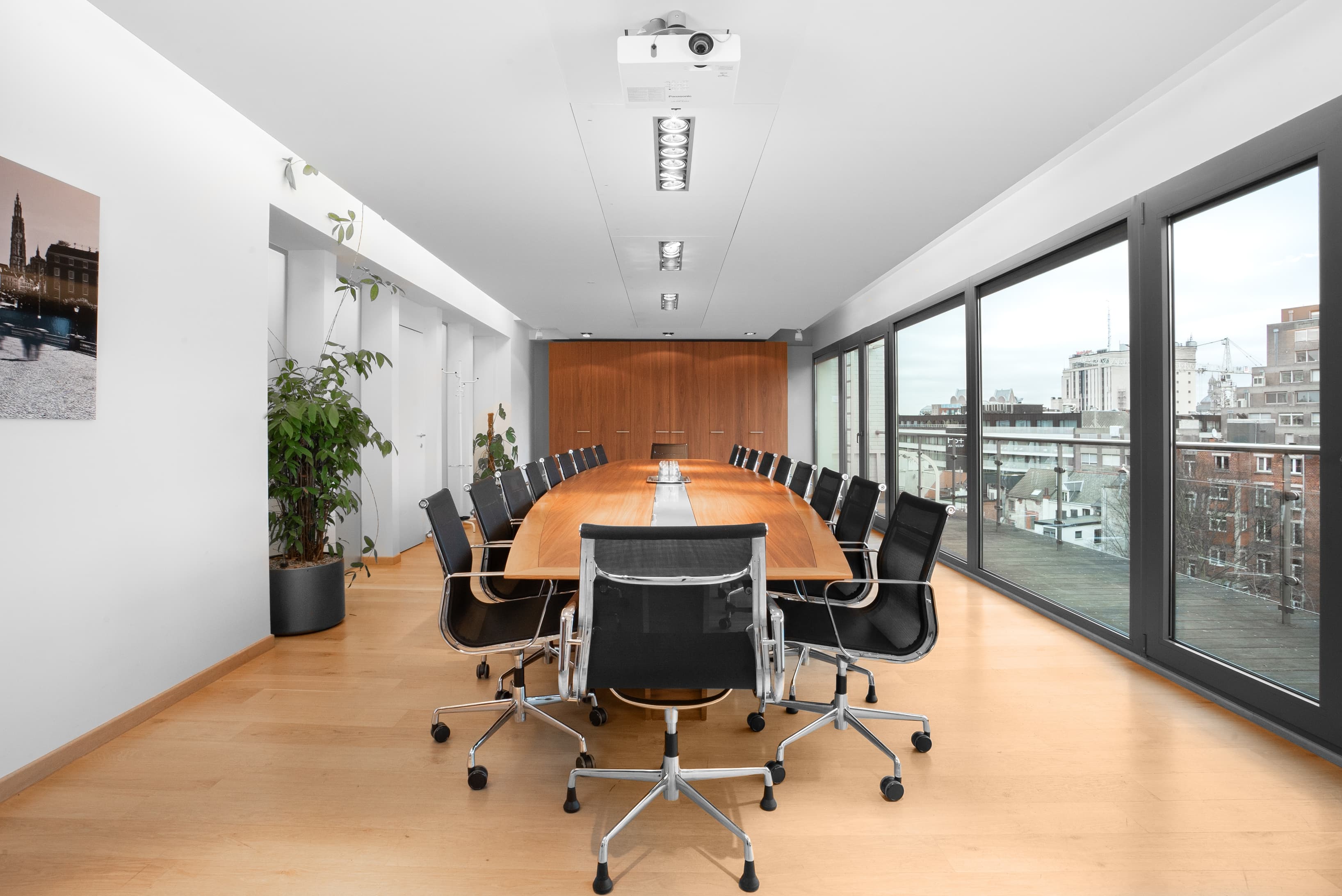 ANTWERP, City Centre image 3