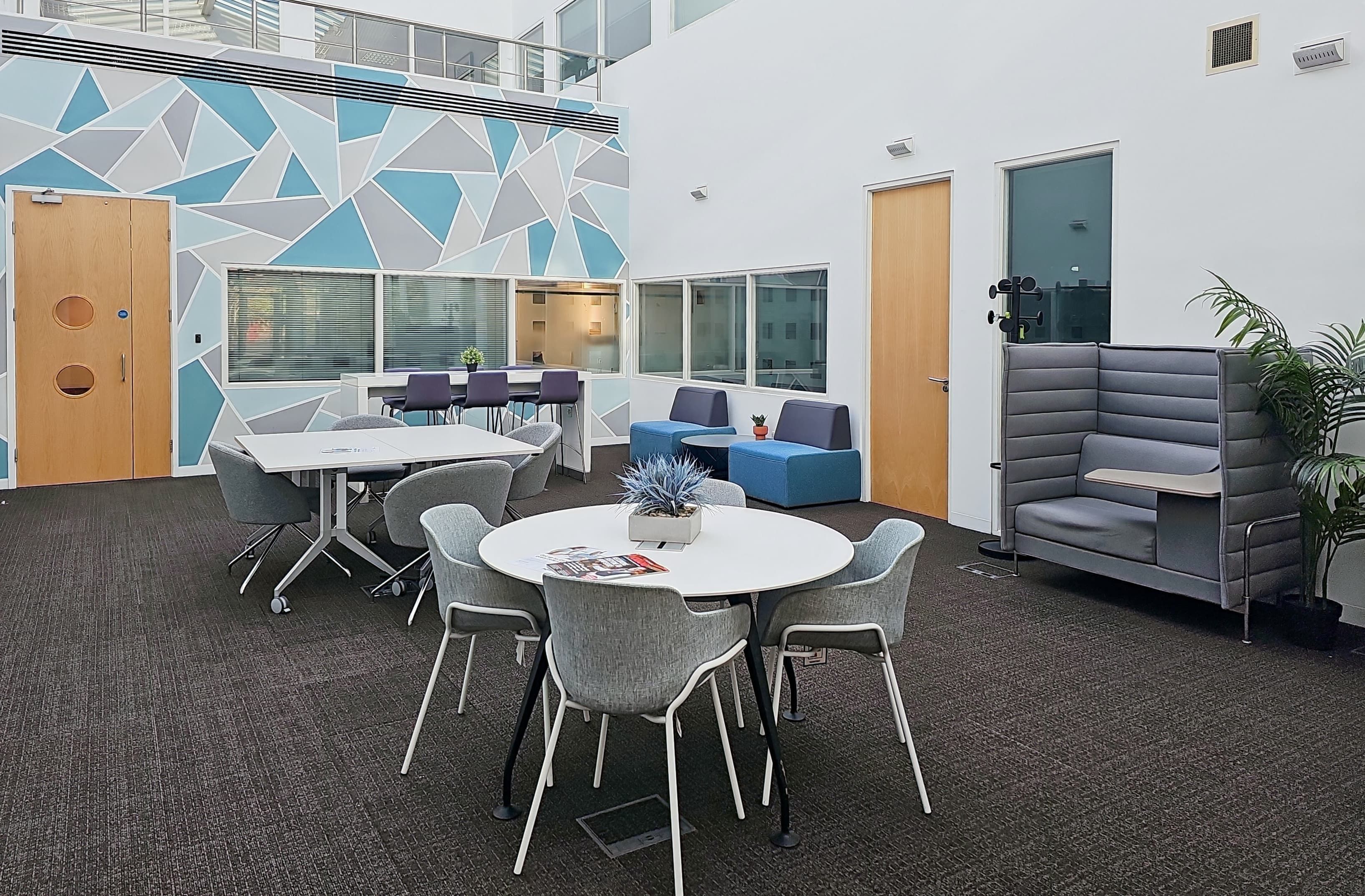 SOUTHAMPTON, Airport image 9 SOUTHAMPTON, Airport image 9