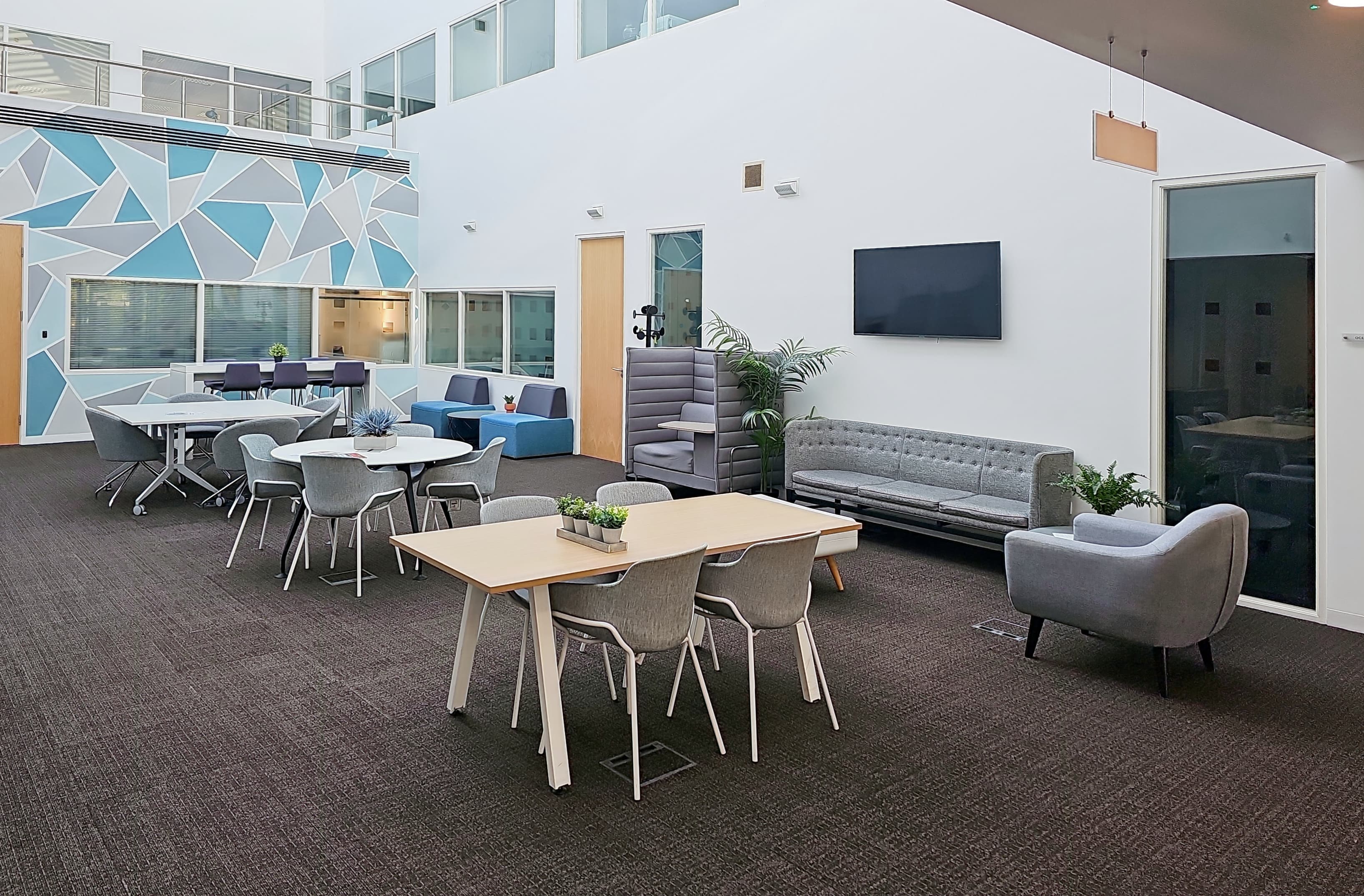 SOUTHAMPTON, Airport image 8 SOUTHAMPTON, Airport image 8