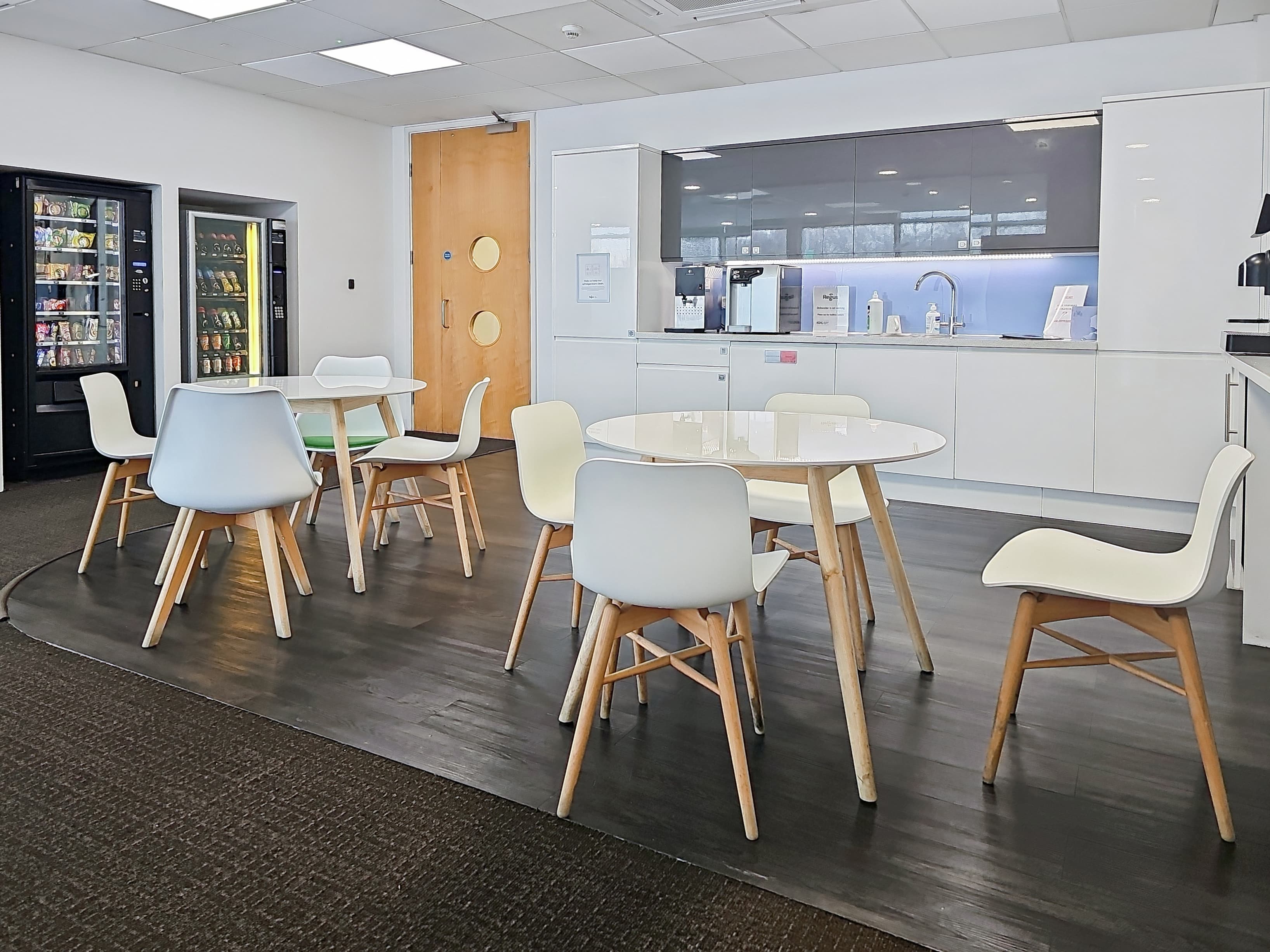 SOUTHAMPTON, Airport image 5 SOUTHAMPTON, Airport image 5