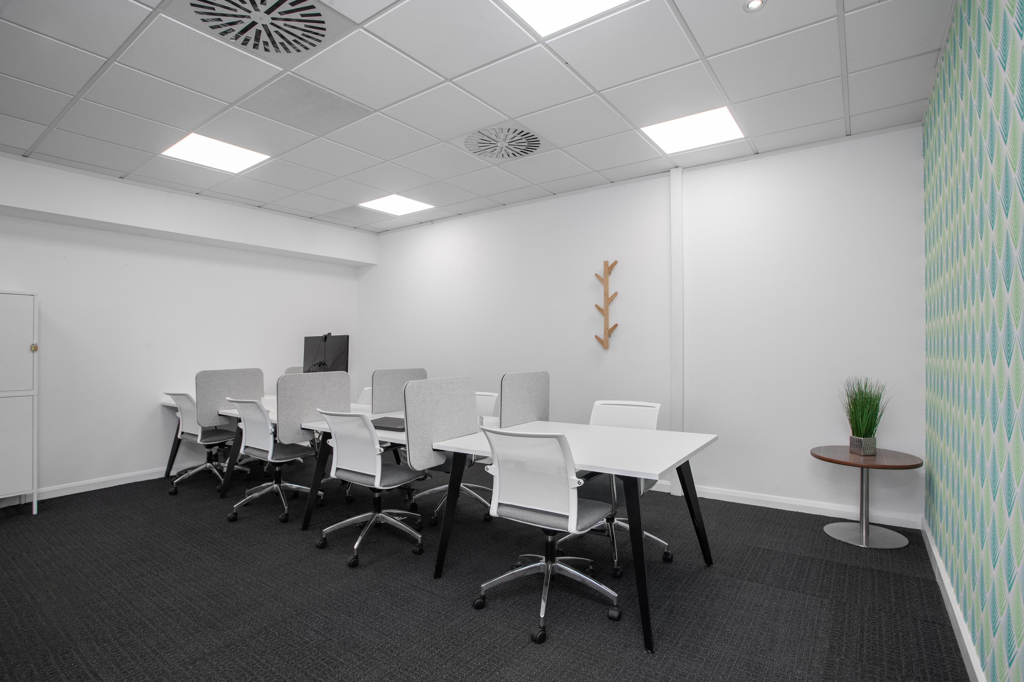 NOTTINGHAM, East Midlands Airport image 1 NOTTINGHAM, East Midlands Airport image 1