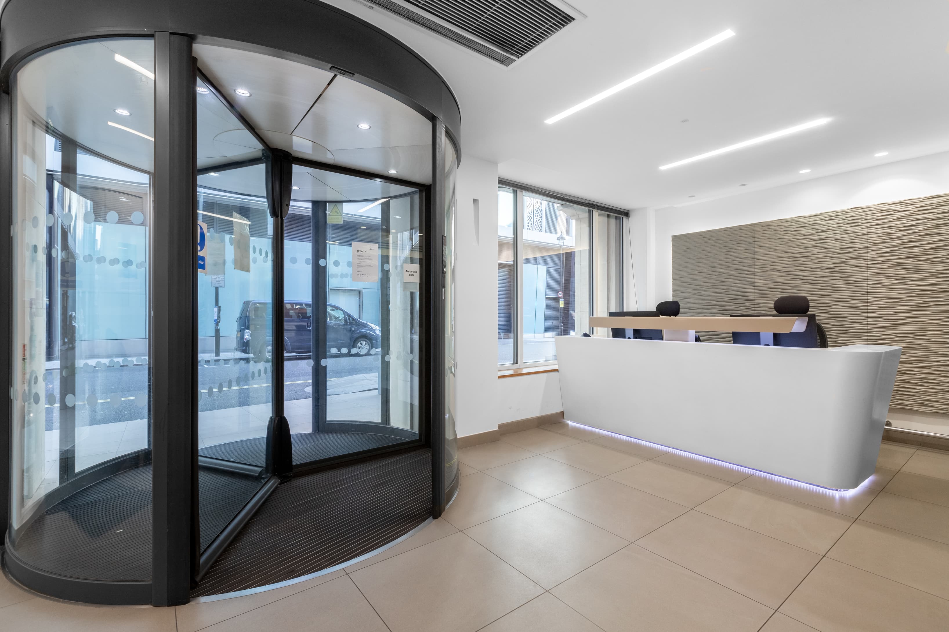 LONDON, Oxford Street (Marble Arch) image 10