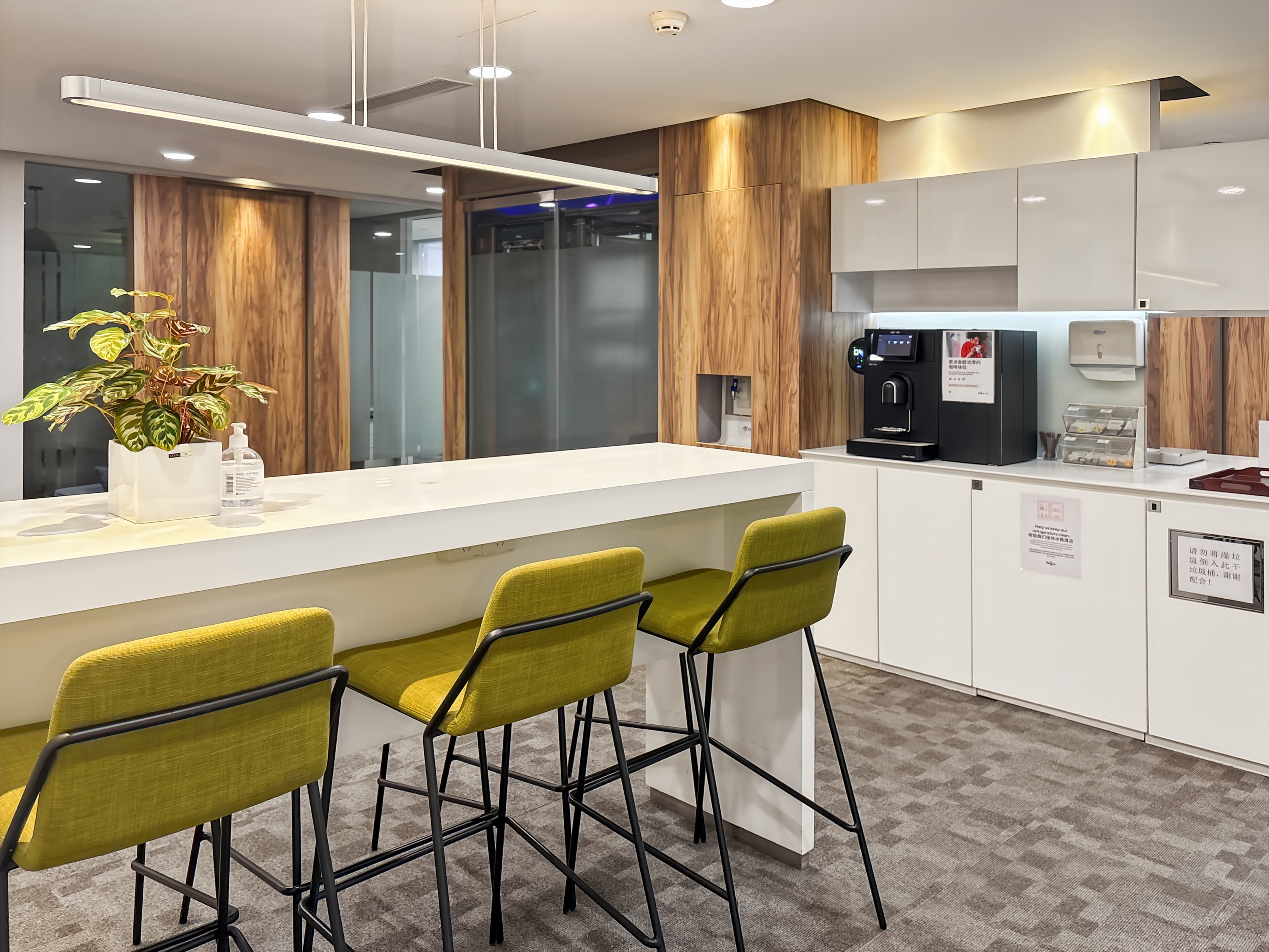 SHANGHAI, Carlton Building image 1