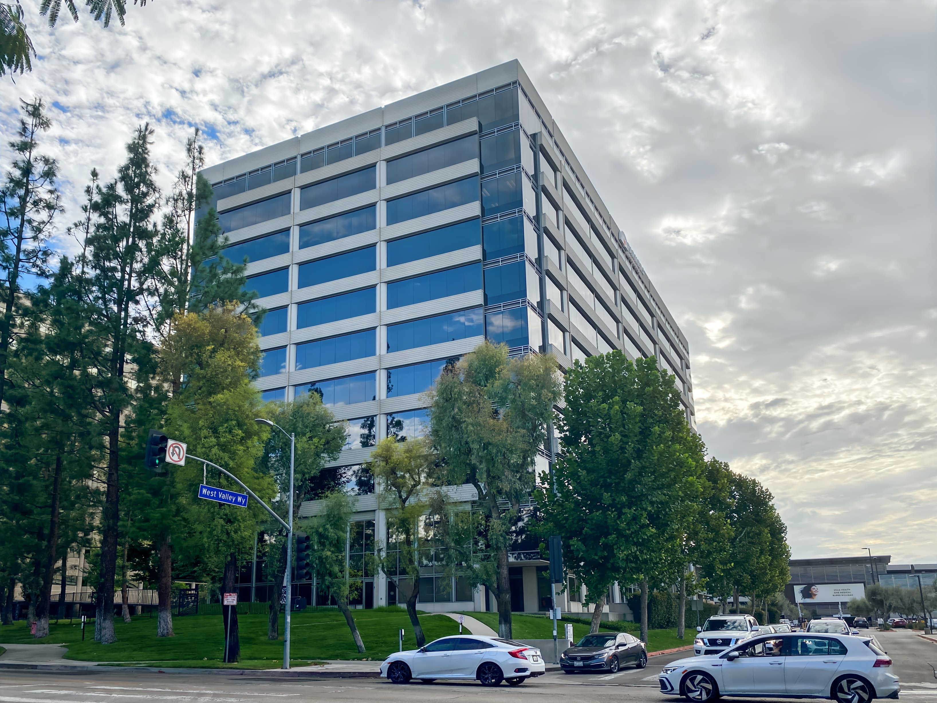 CA, Woodland Hills - Warner Center image 13 CA, Woodland Hills - Warner Center image 13