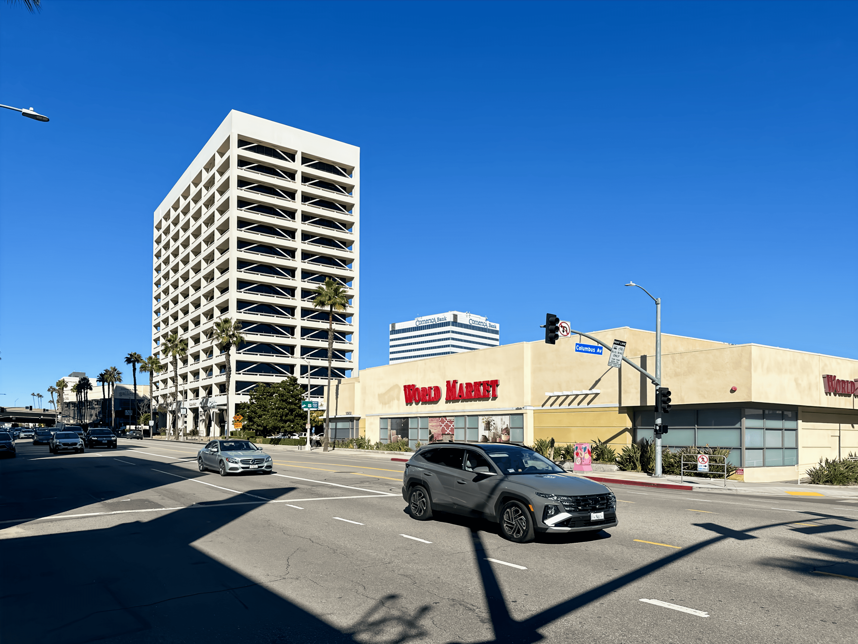 CA, Sherman Oaks - Galleria image 4 CA, Sherman Oaks - Galleria image 4