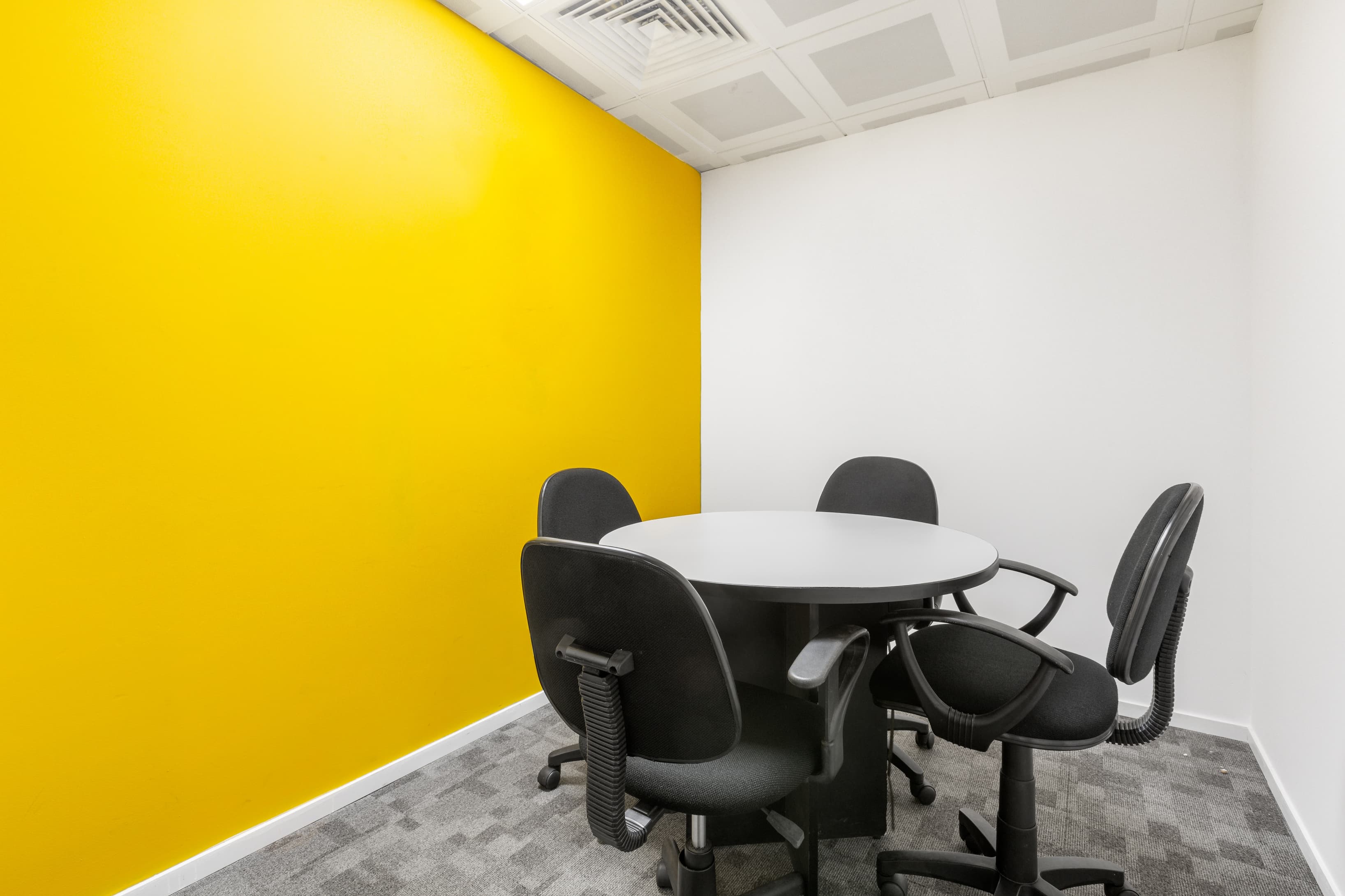 COLOMBO, Parkland- Park Street image 2