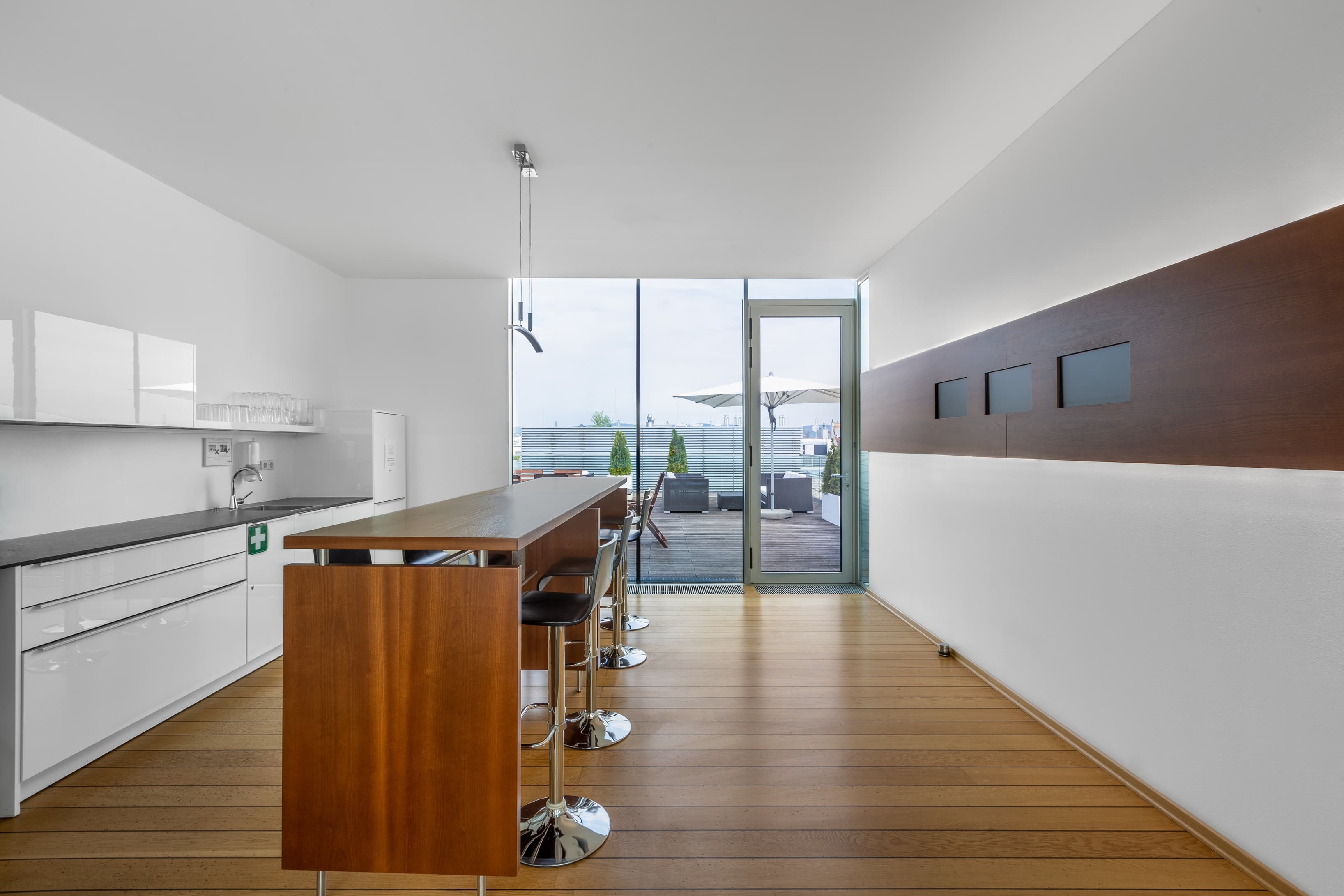 VIENNA, Flybridge image 5 VIENNA, Flybridge image 5