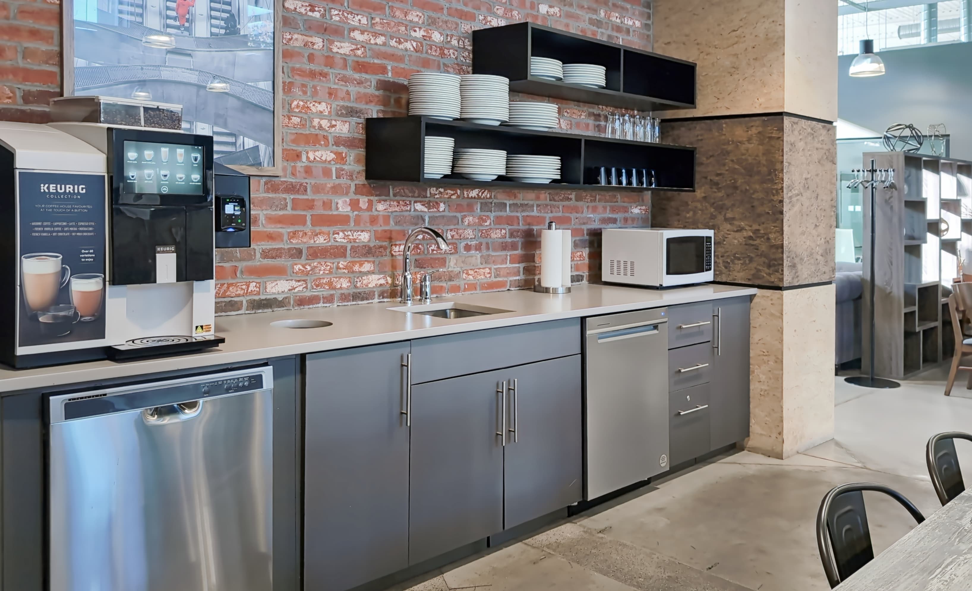 ON, Vaughan - Keele Street image 3