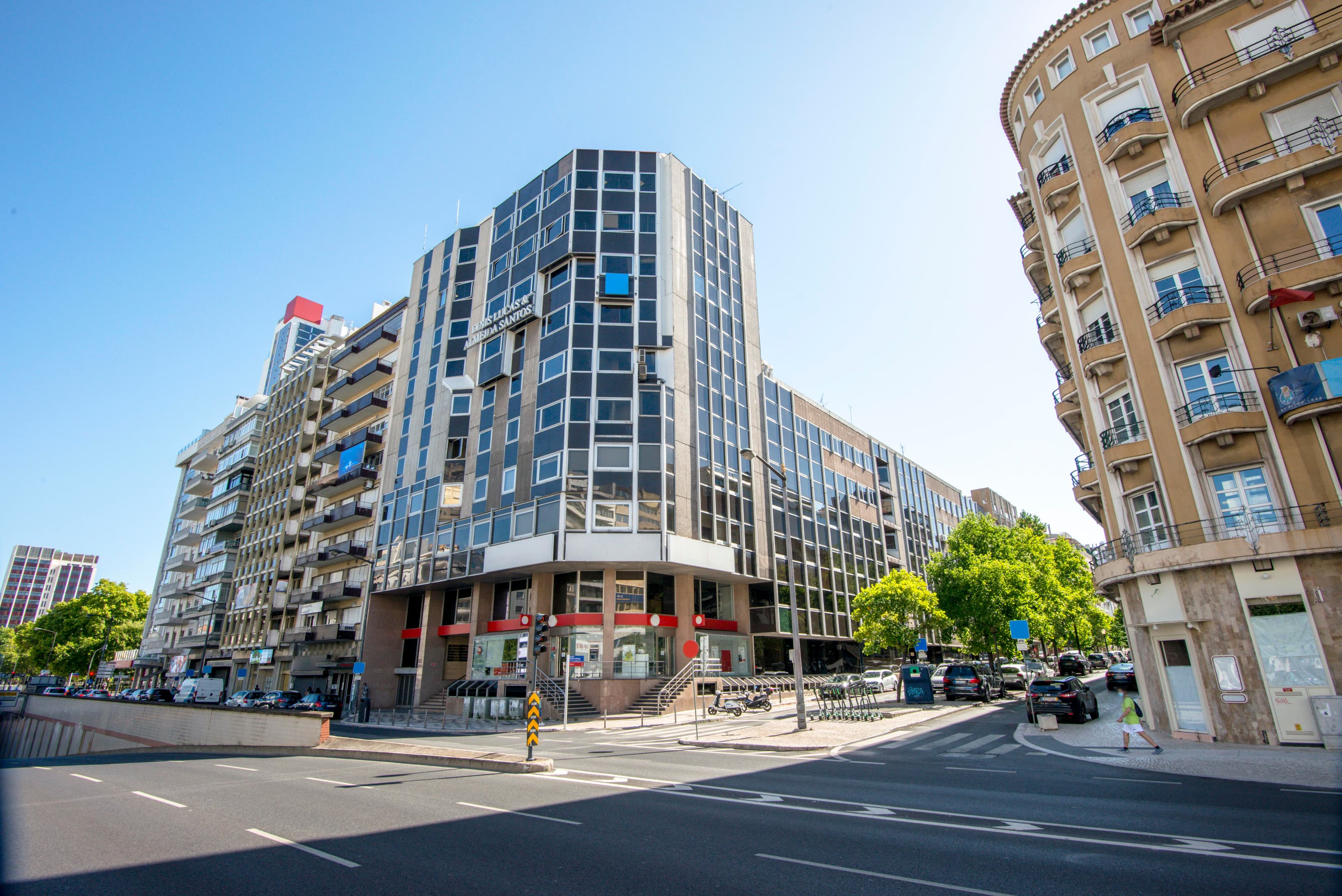 LISBON, Avenida da Republica image 7