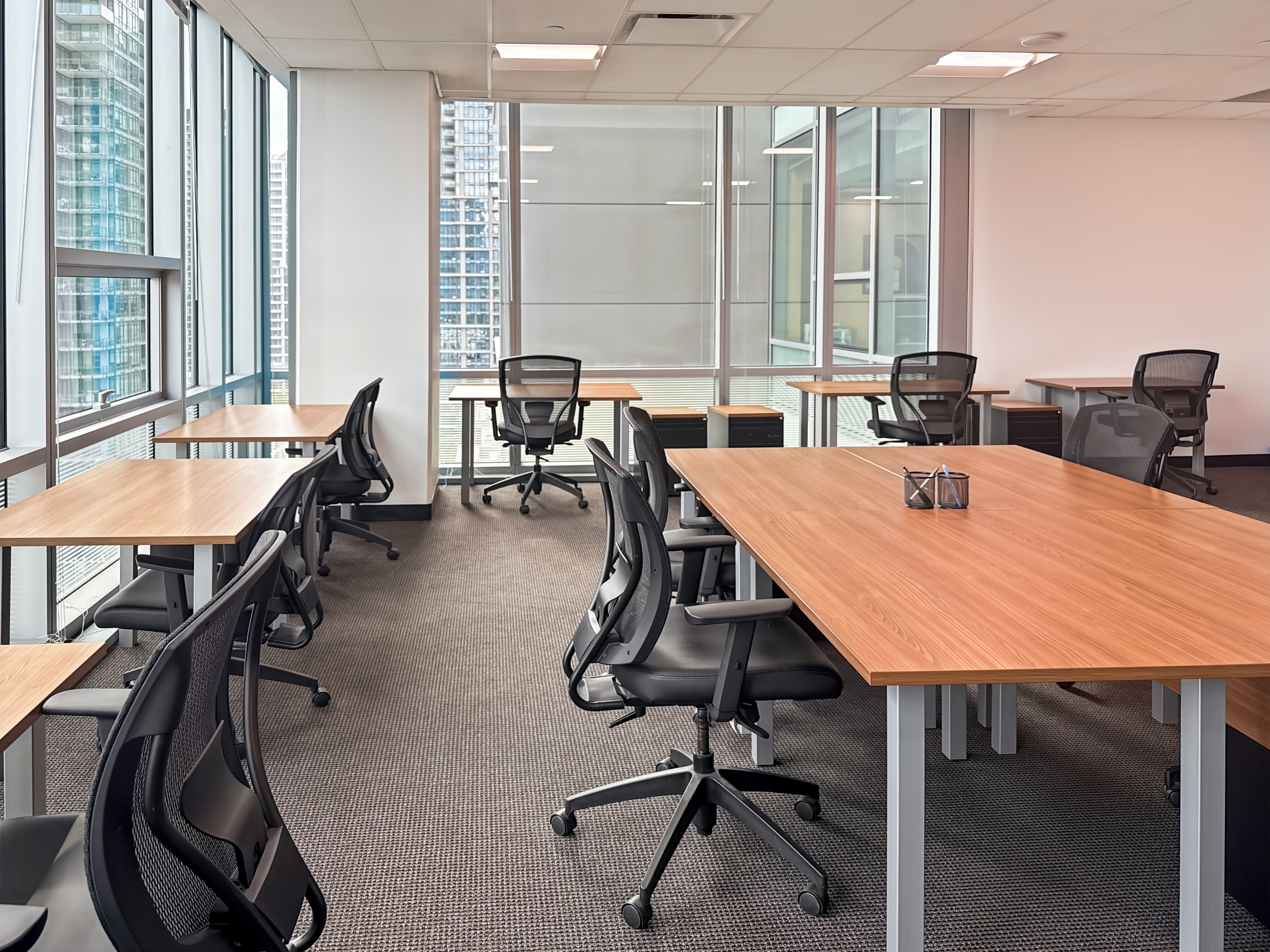 BC, Burnaby - Solo District image 4