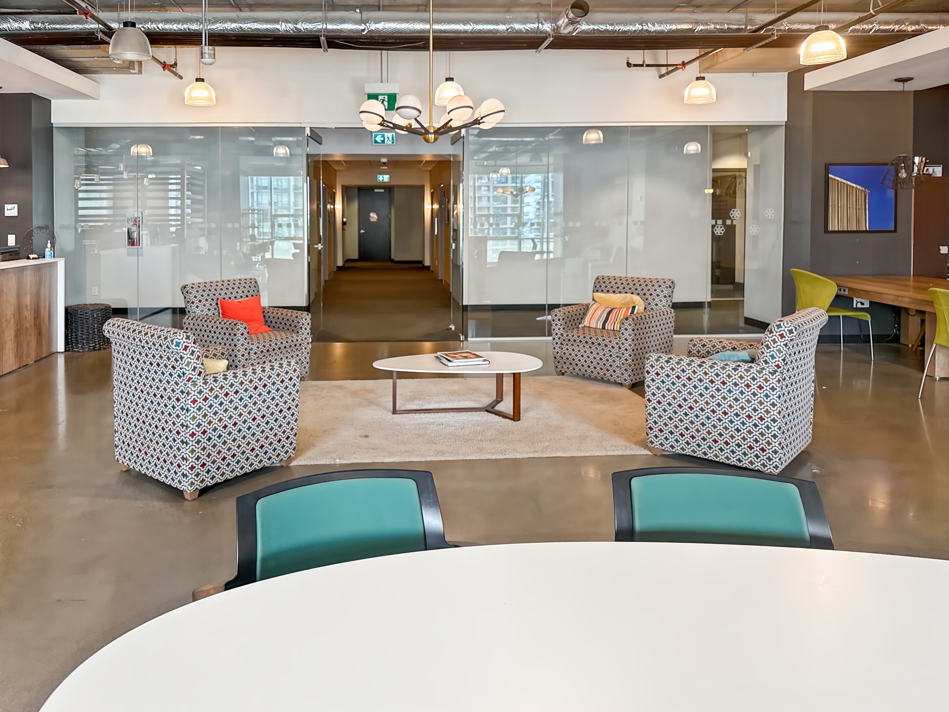 BC, Burnaby - Solo District image 3