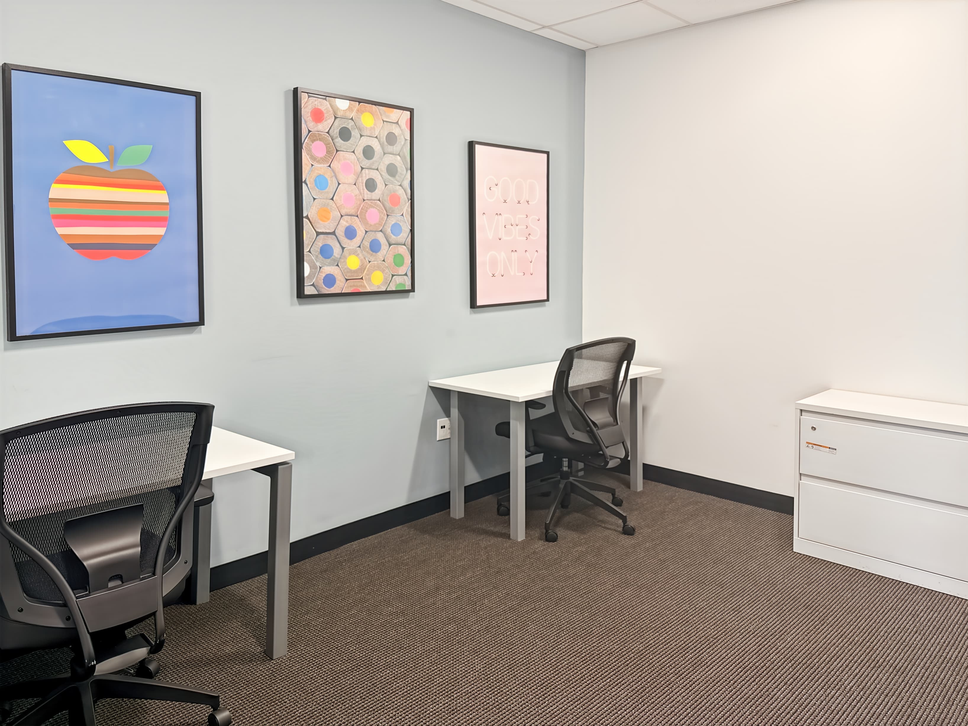 BC, Burnaby - Solo District image 1