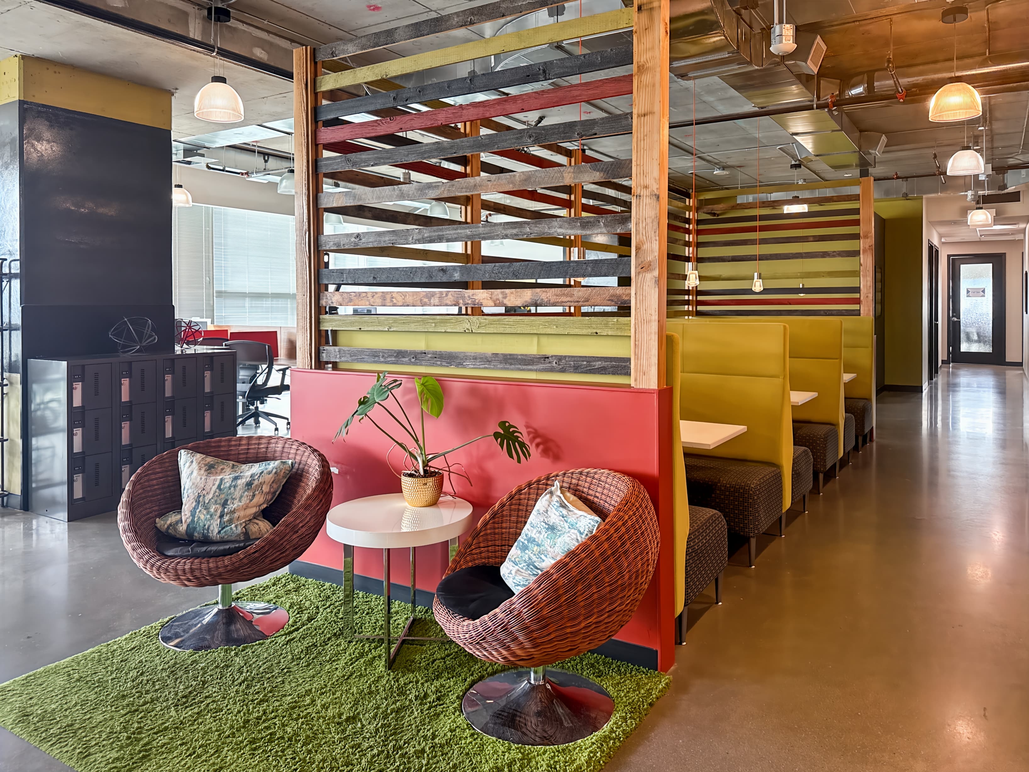 BC, Burnaby - Solo District image 12