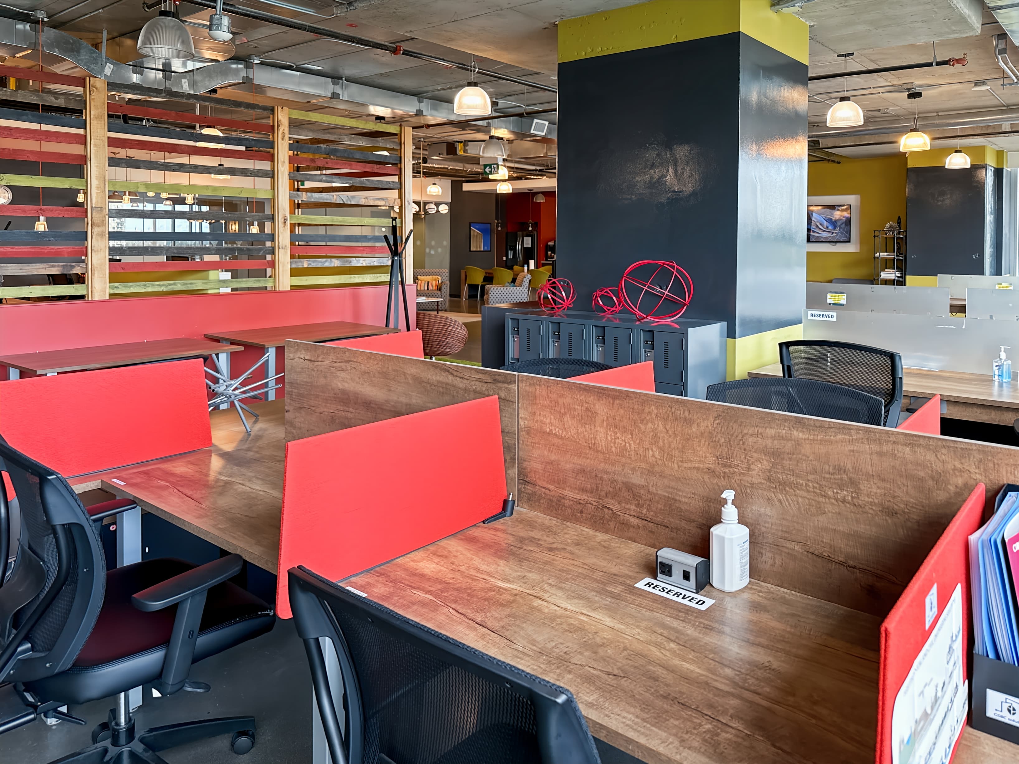 BC, Burnaby - Solo District image 14