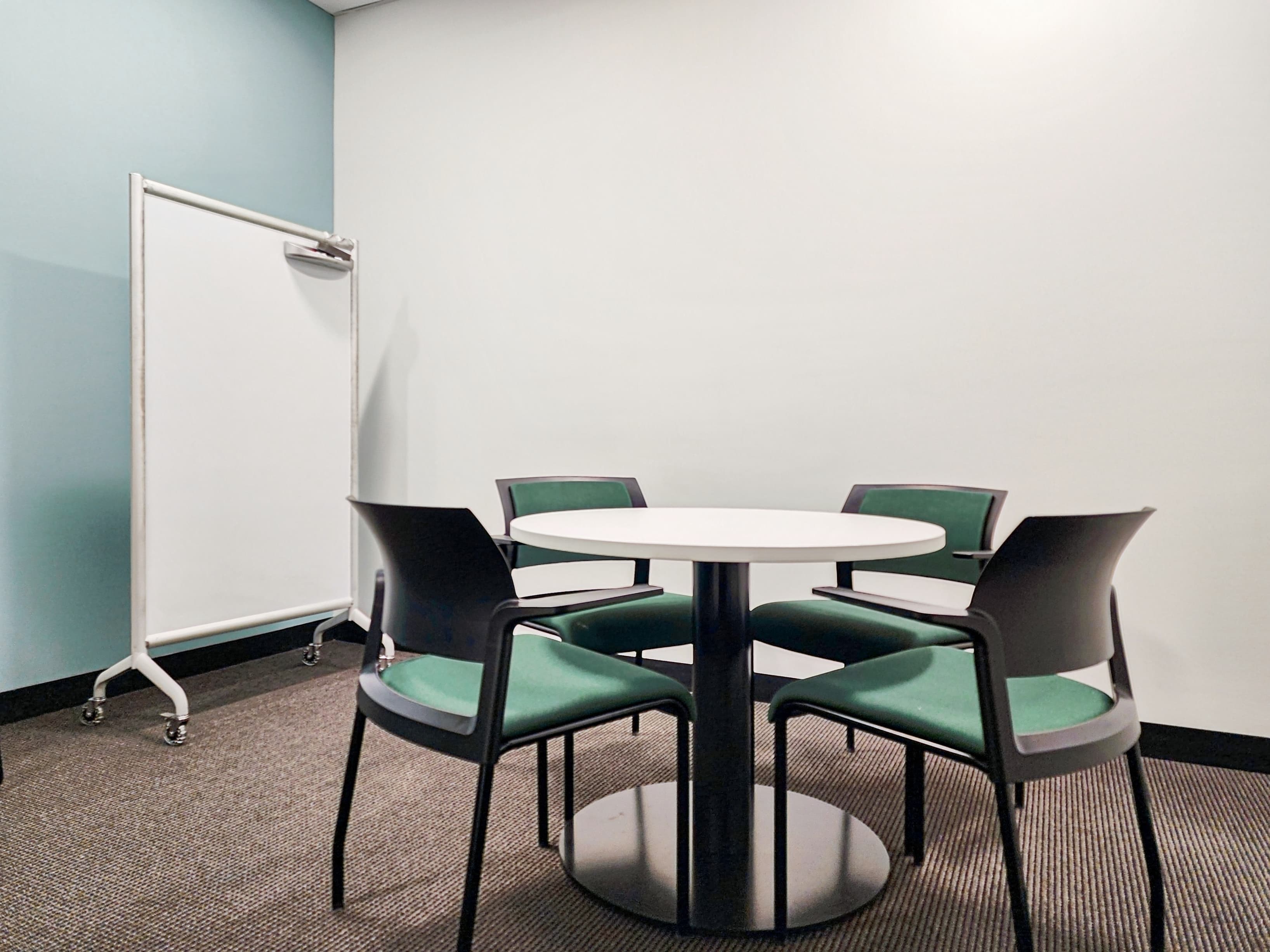 BC, Burnaby - Solo District image 10