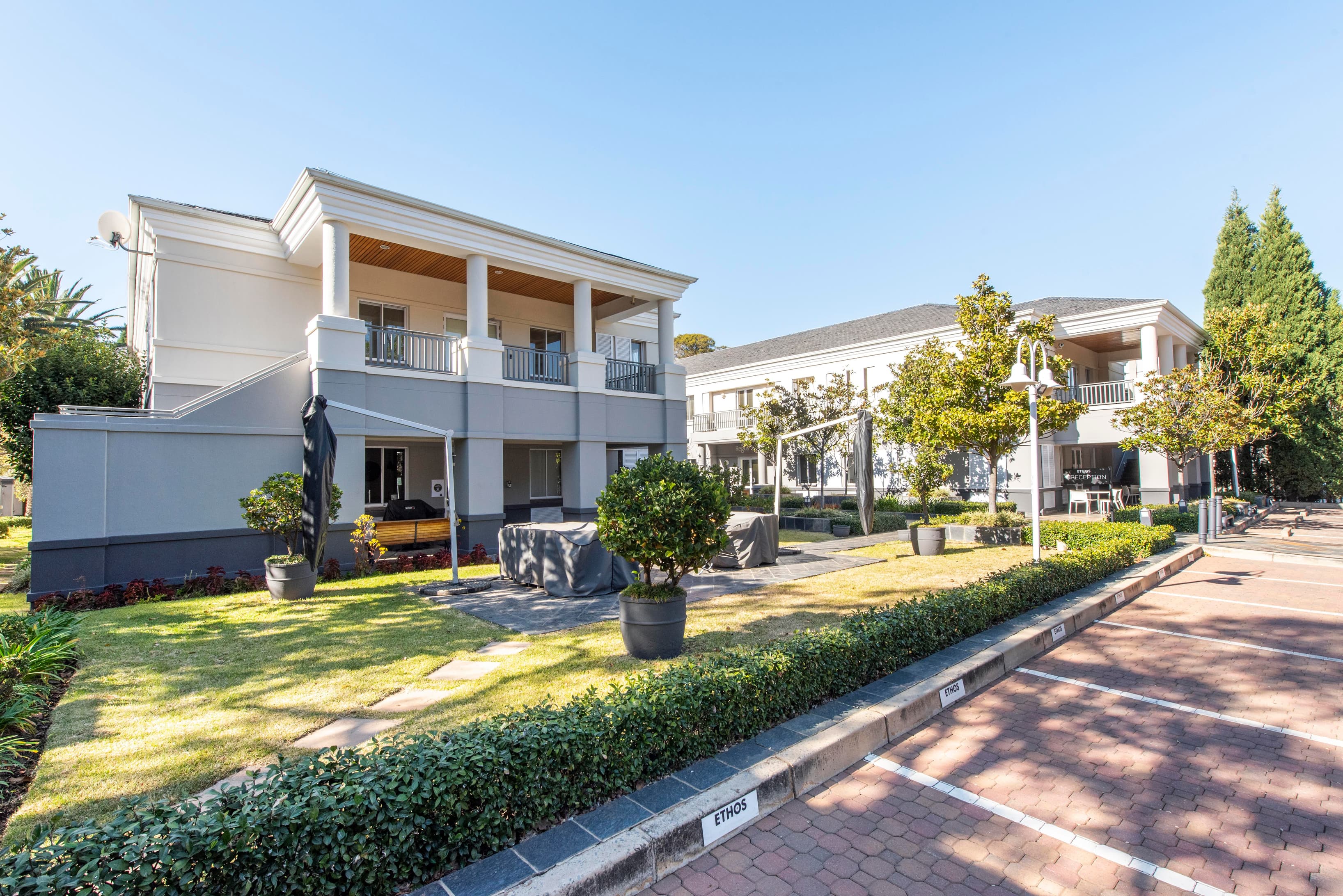 JOHANNESBURG, Illovo, Fricker Road image 8