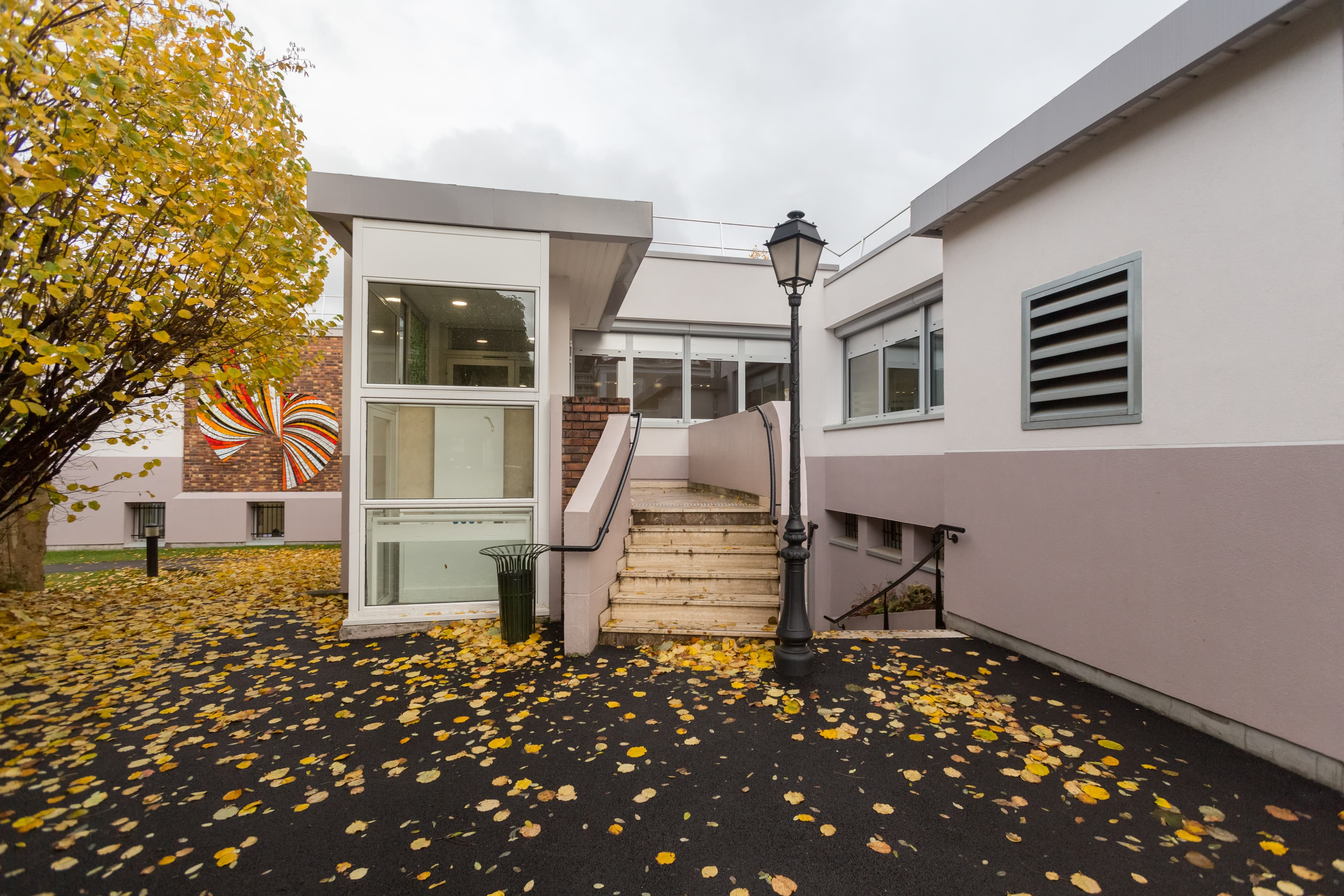 BOURG-LA-REINE, Stop & Work Bourg-la-Reine image 10 BOURG-LA-REINE, Stop & Work Bourg-la-Reine image 10