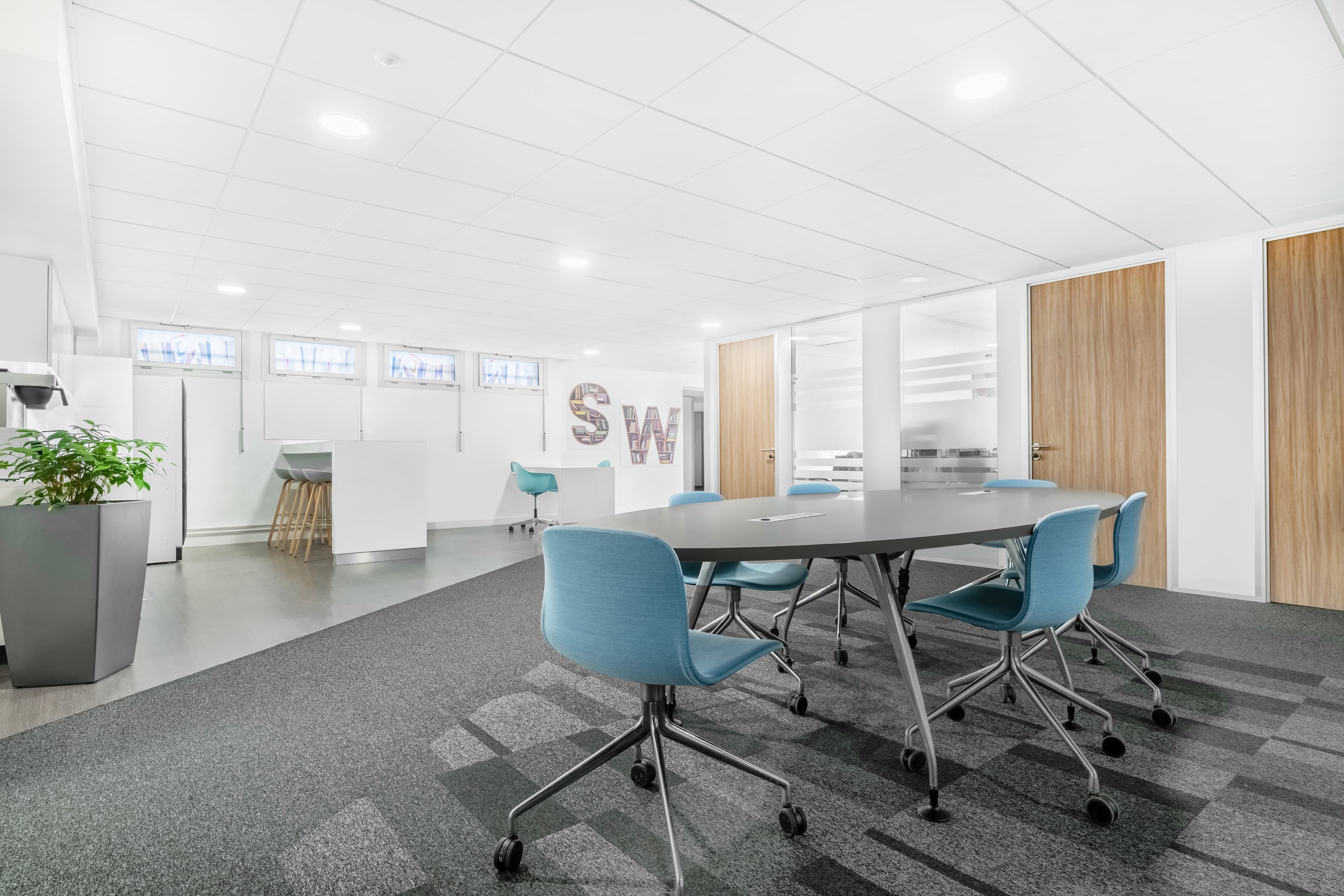 BOURG-LA-REINE, Stop & Work Bourg-la-Reine image 3 BOURG-LA-REINE, Stop & Work Bourg-la-Reine image 3