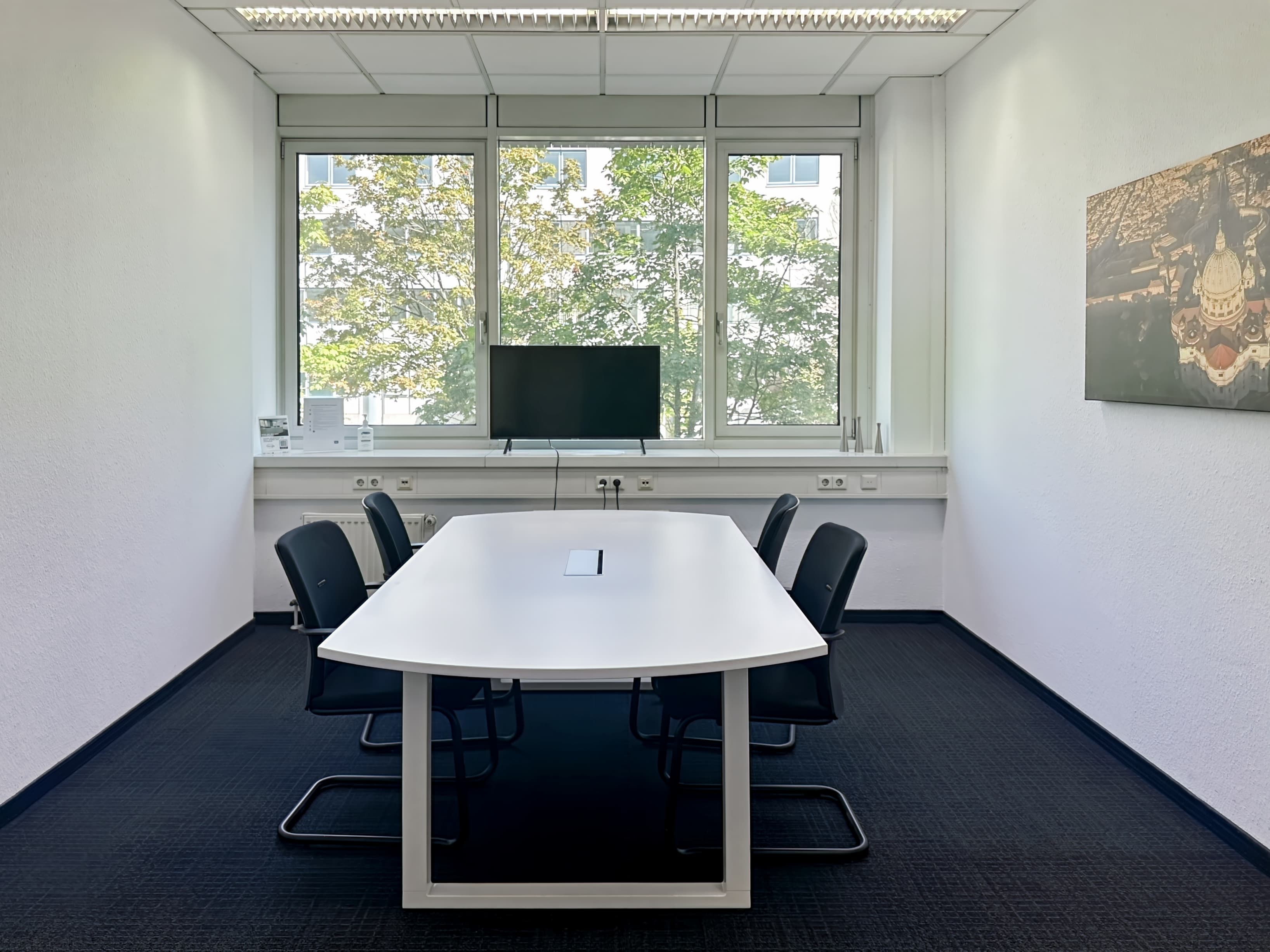 STUTTGART, HQ Offisto image 7