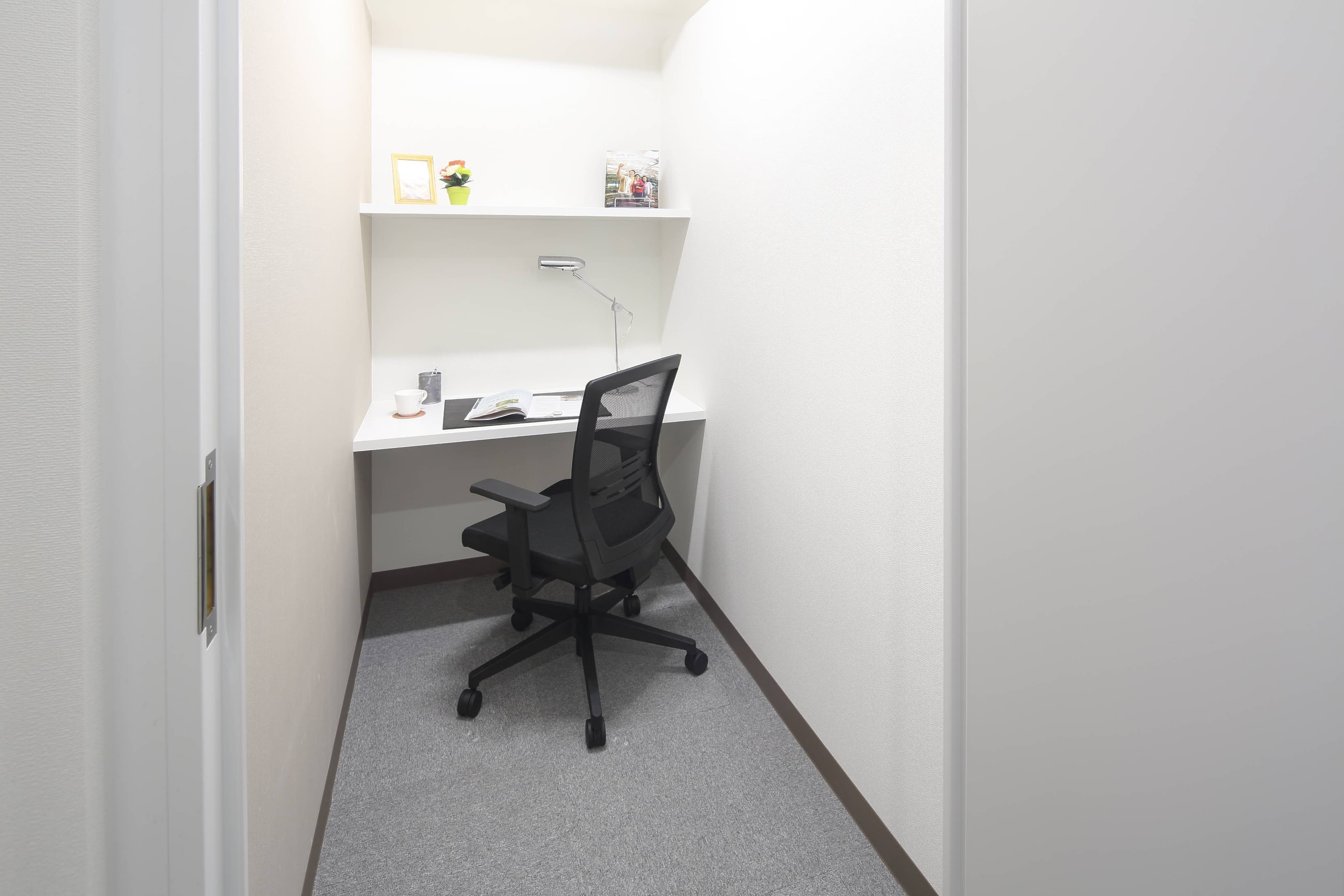 KOBE, Sannomiya Minami (Open Office) image 7