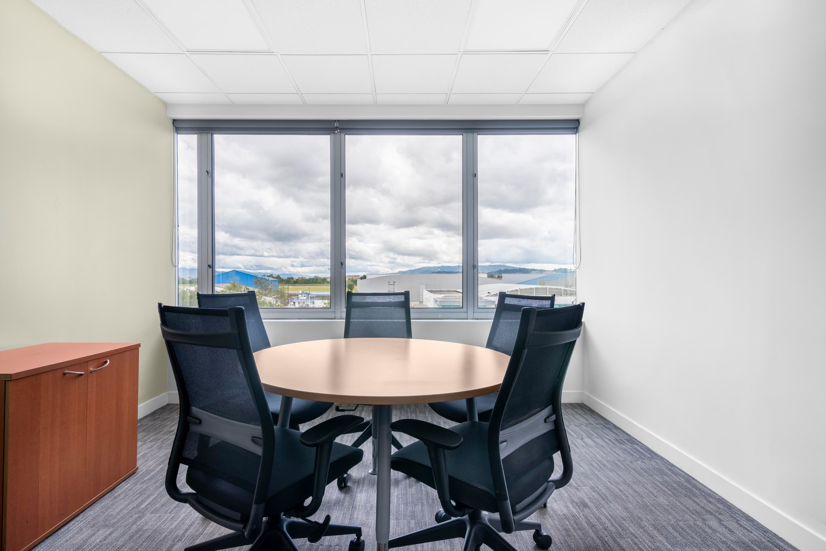 BOGOTA, Aeropuerto Buró 26 image 4